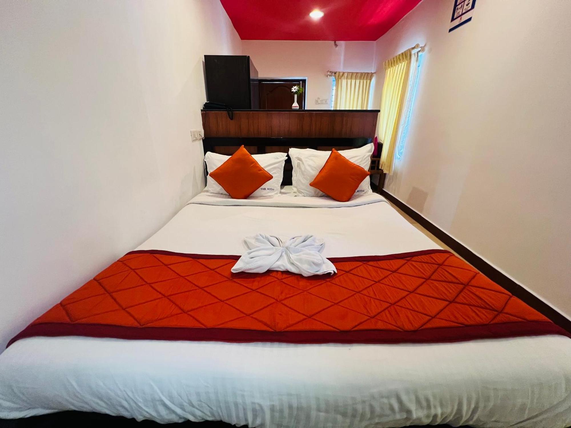 Yagappa Heritage - Near & Bus Stand Resort