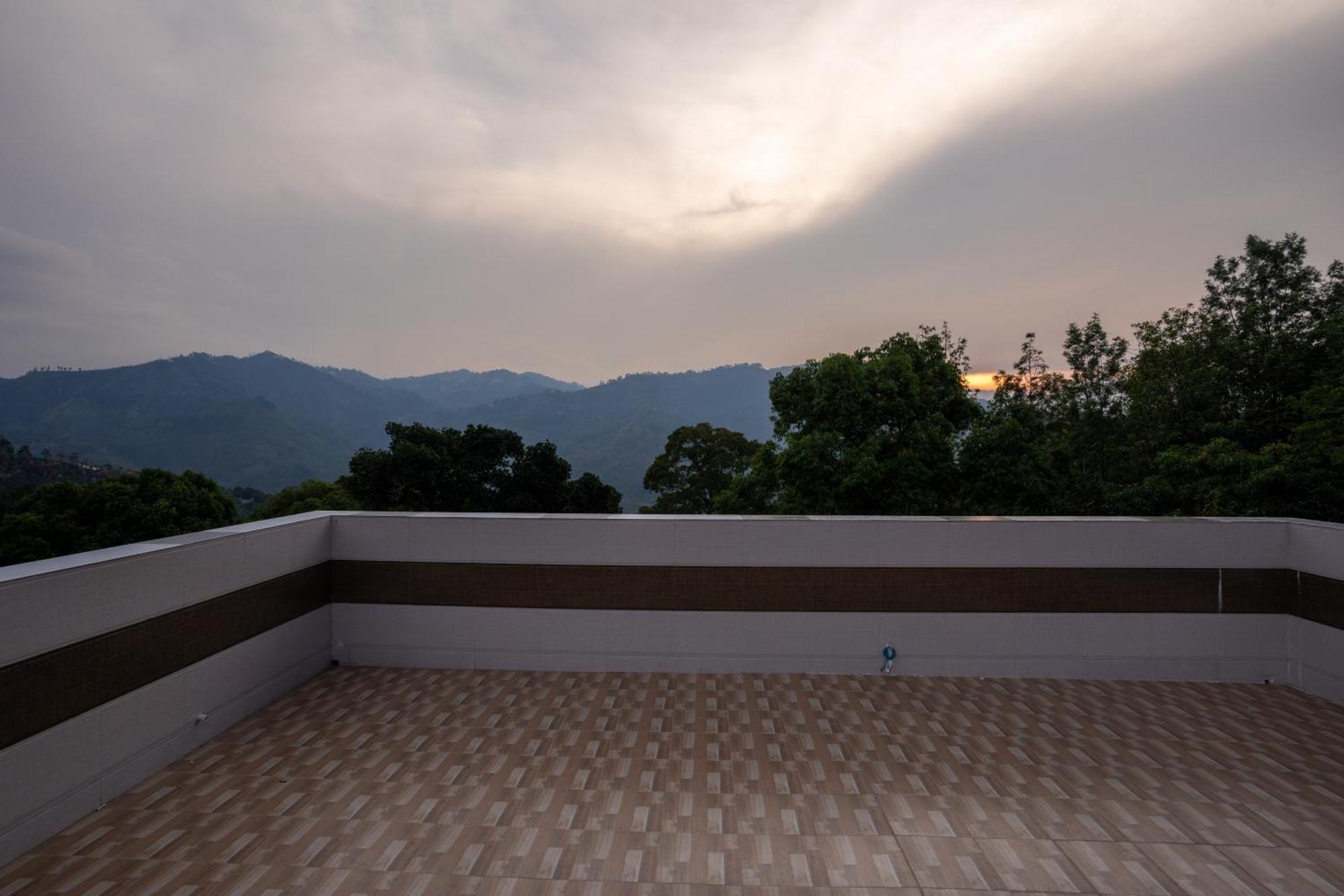 Raja Garden Hills View 2*