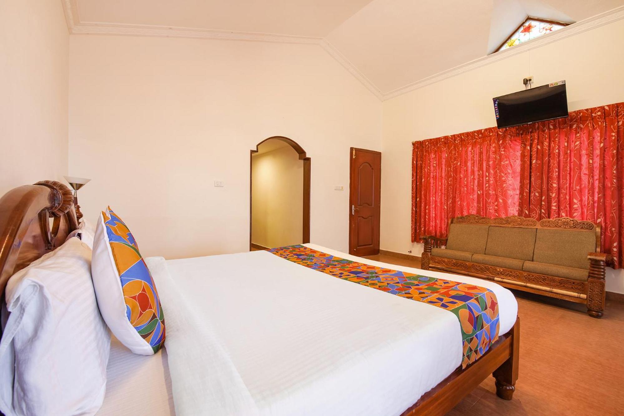 Hotel Fabhotel Blossom 2*