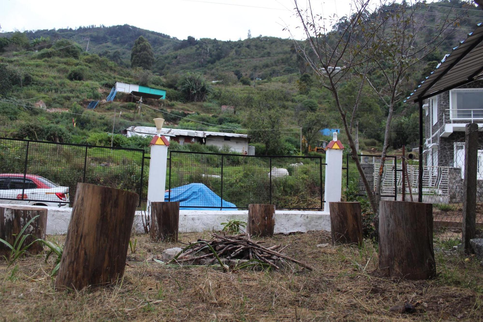 Aak Hills Apartment
