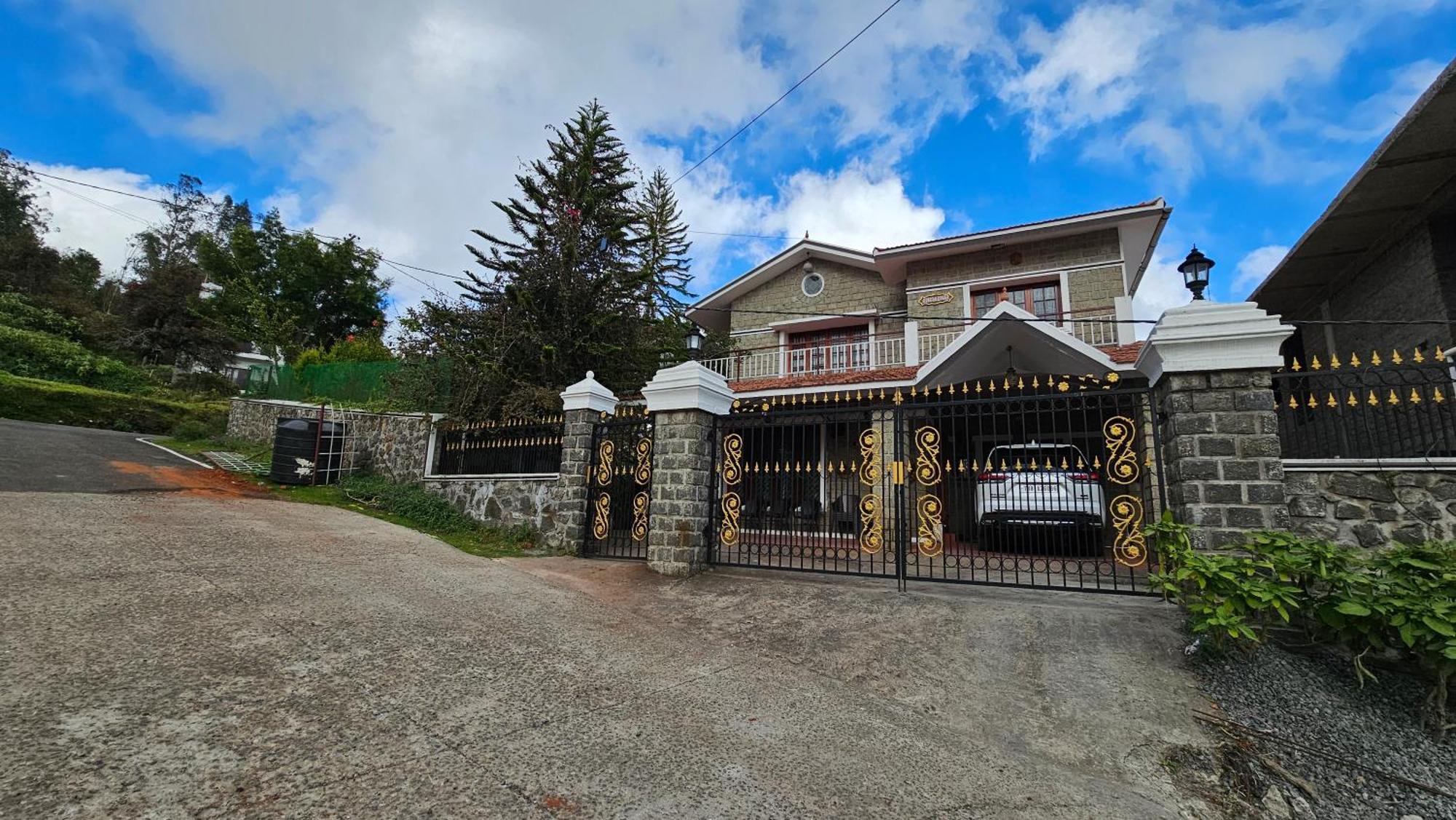 Lakshmi Illam For Families Only Guest house Kodaikanal
