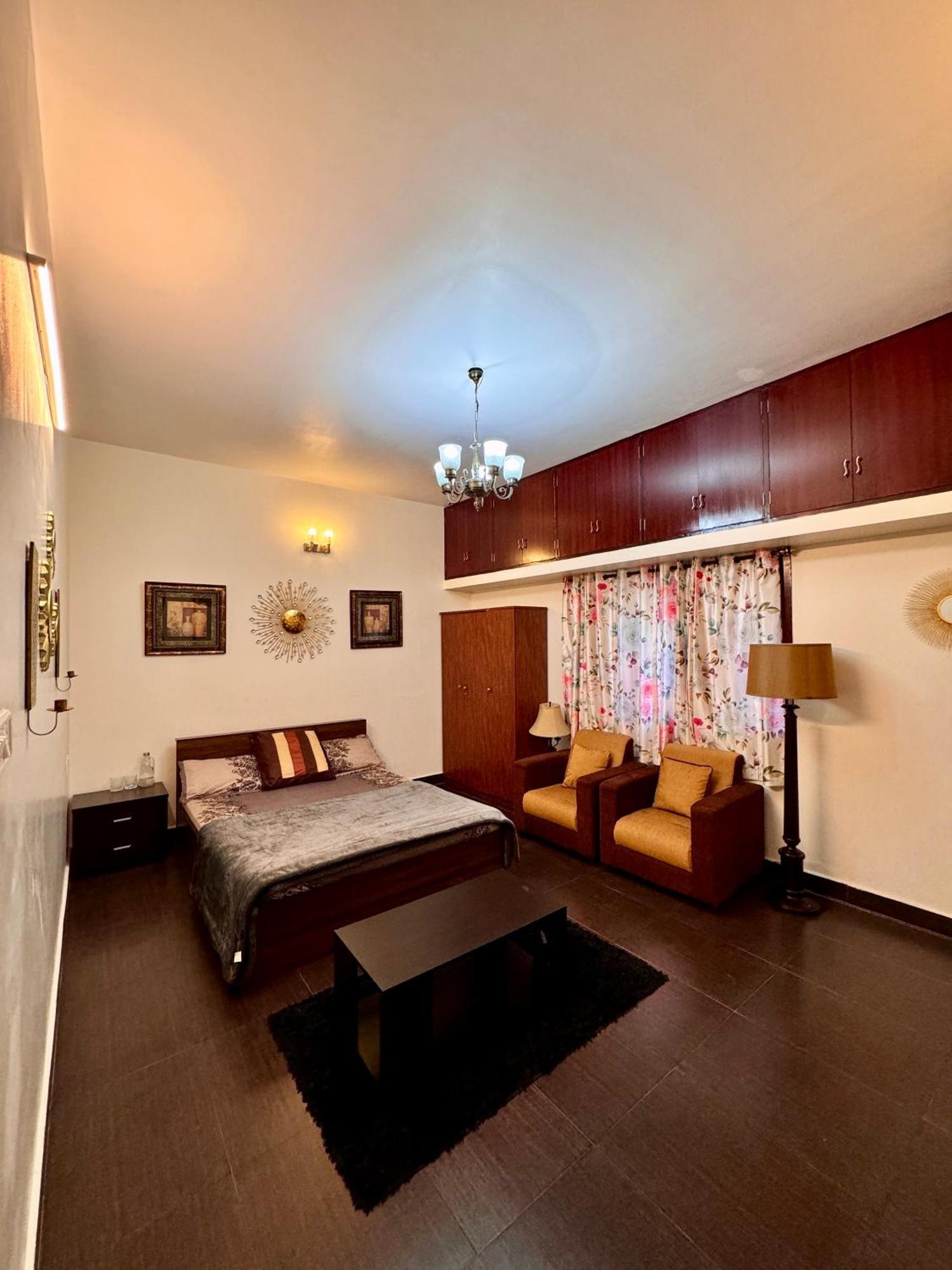 Lakshmi Illam For Families Only Guest house