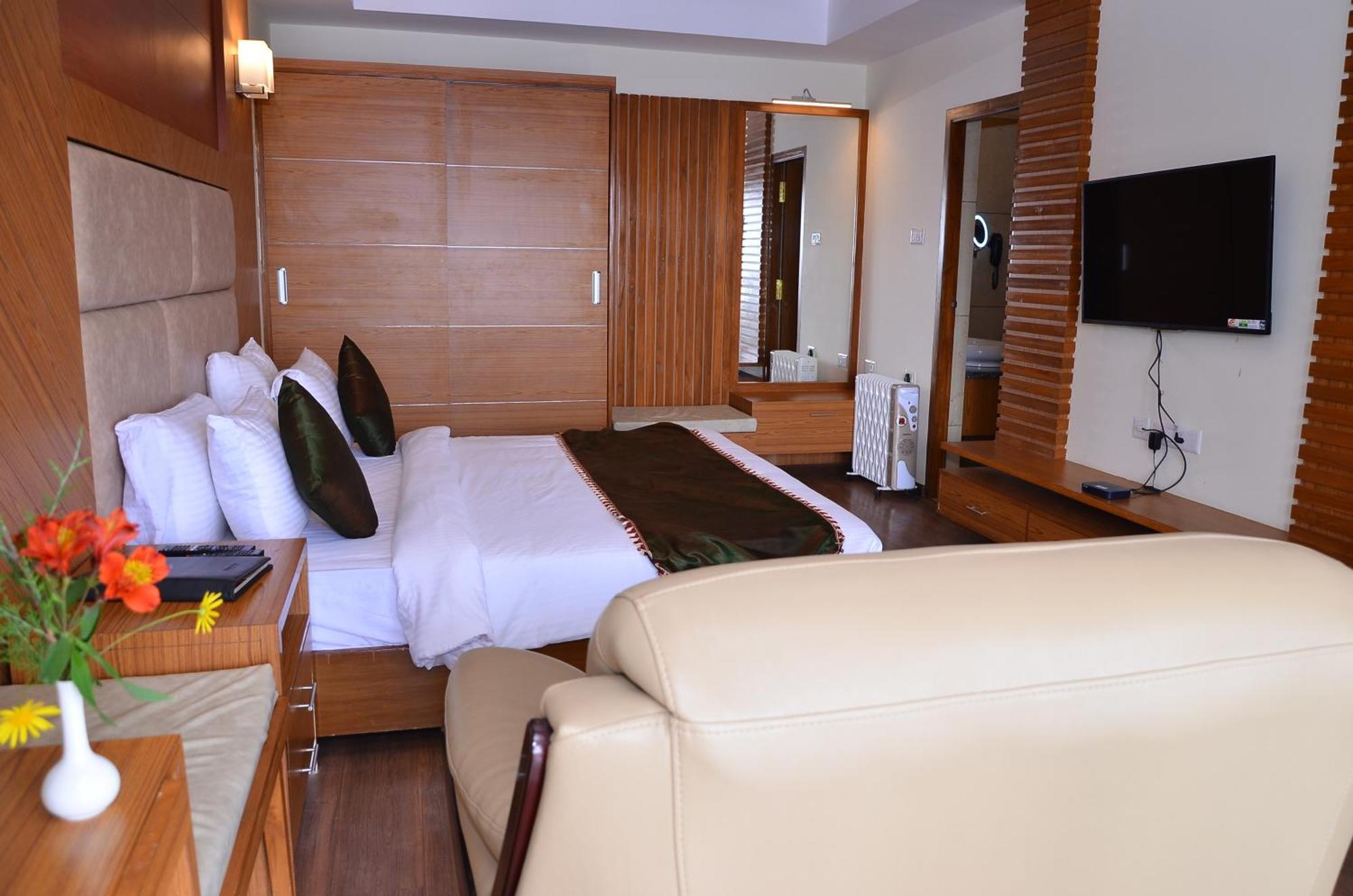 Benzz Park Family Hotel 3*