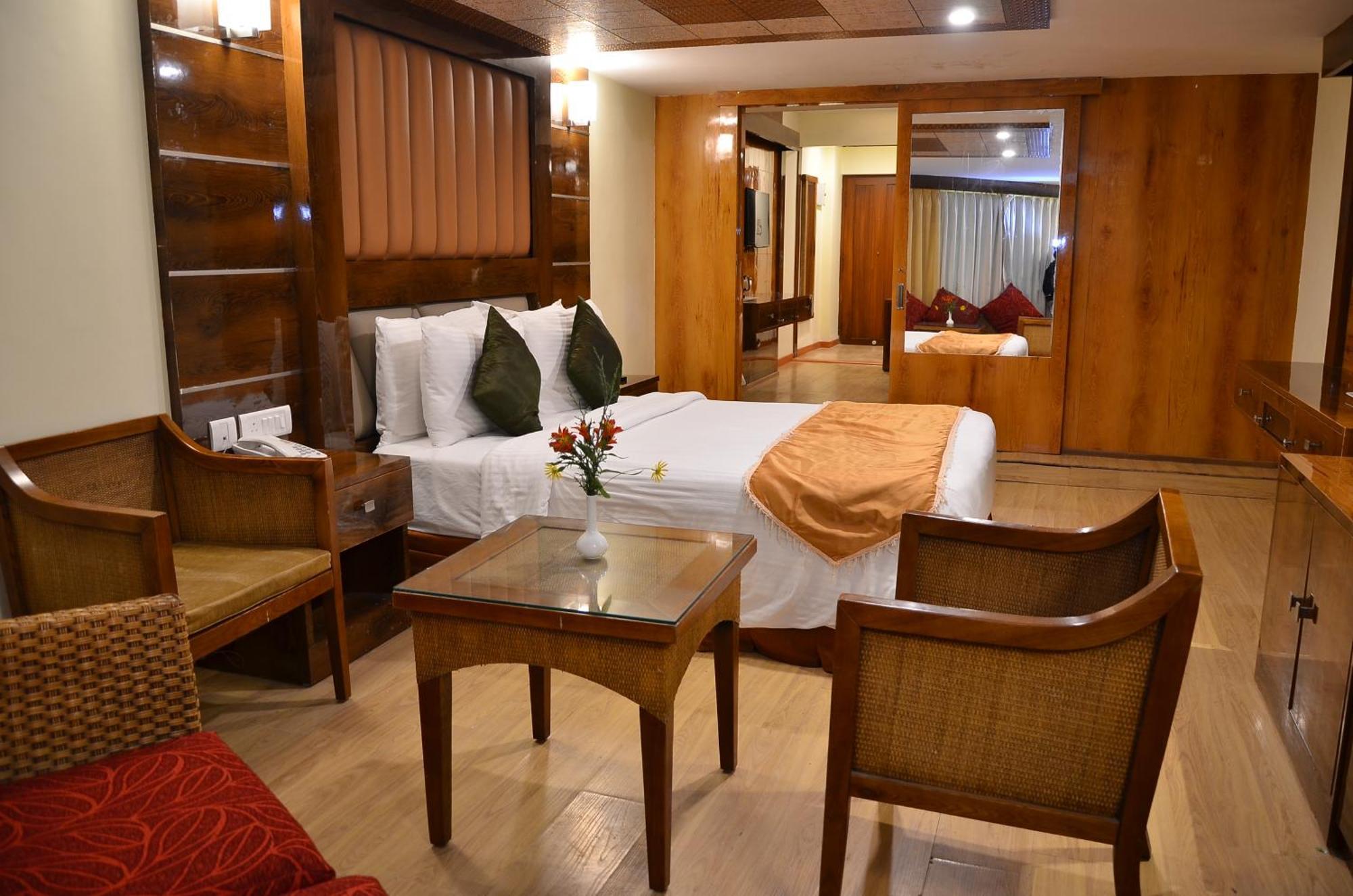 Hotel Benzz Park Family Kodaikanal