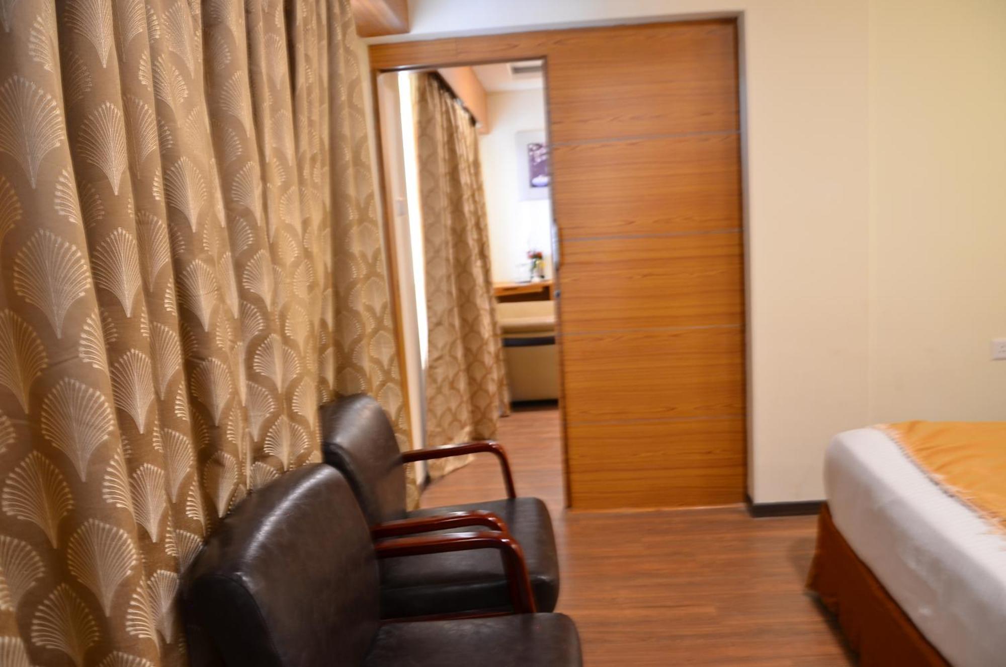 Benzz Park Family Hotel