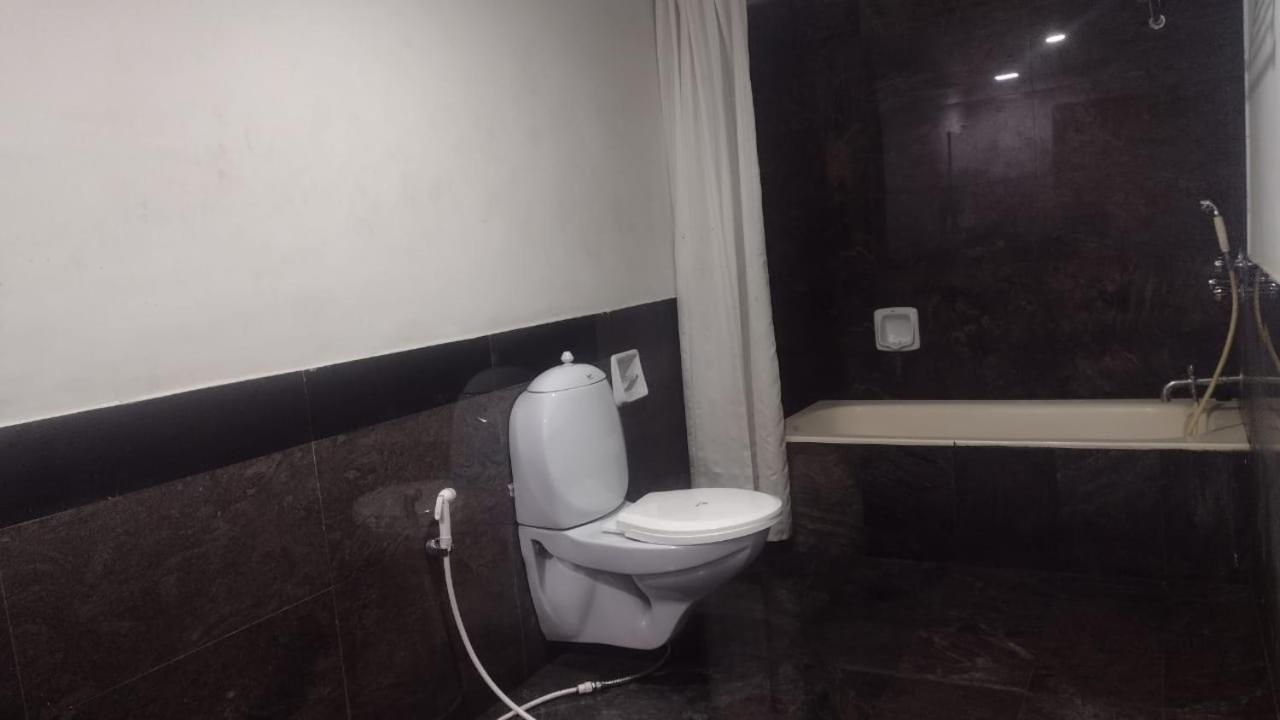 Western Homestay *