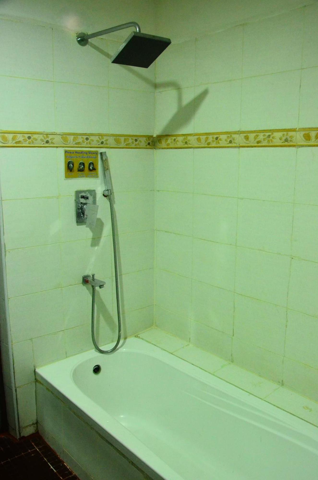 Hotel Kurunji Meridian 3*
