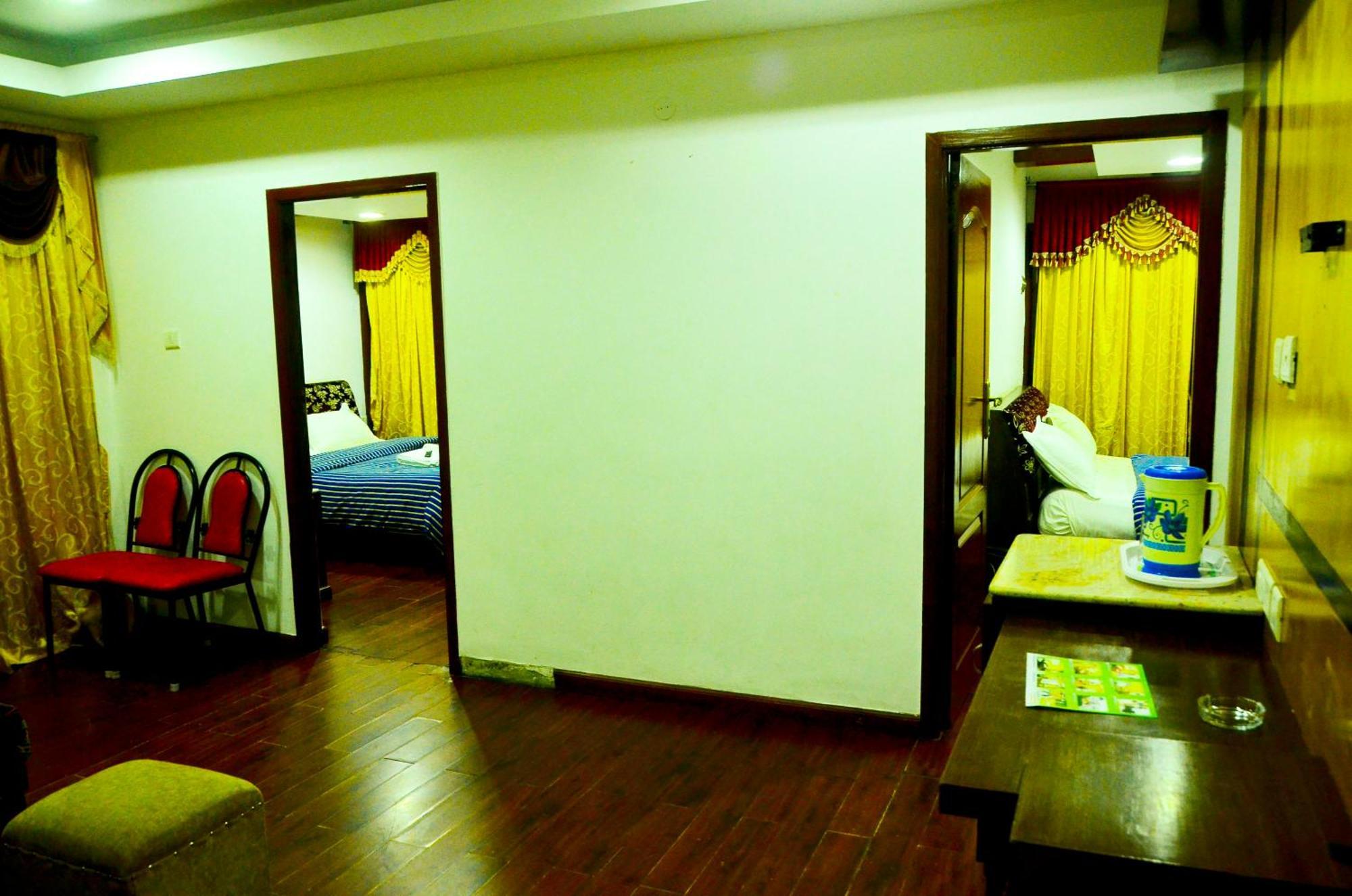 Hotel Kurunji Meridian 3*