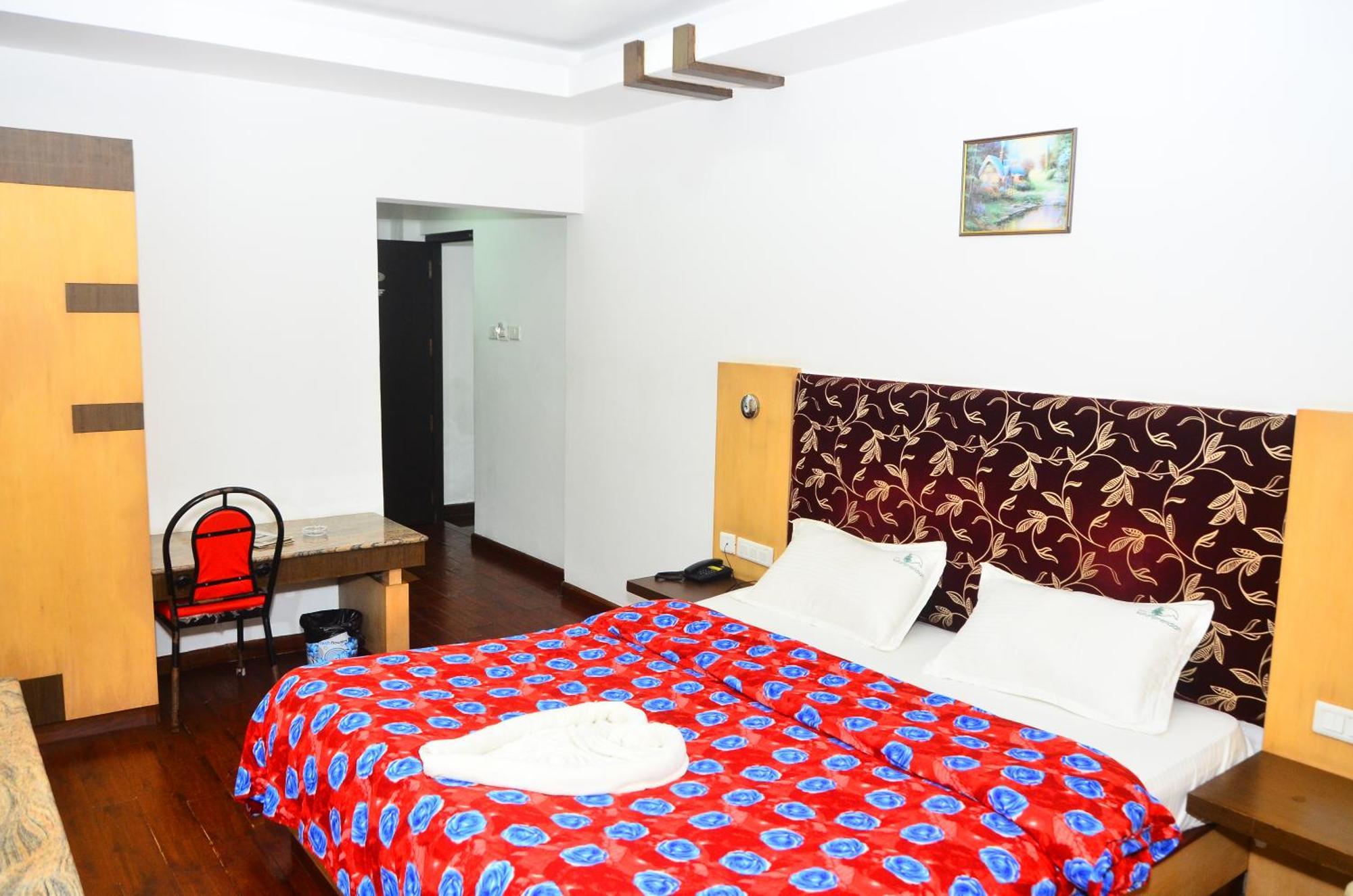 Hotel Kurunji Meridian 3*