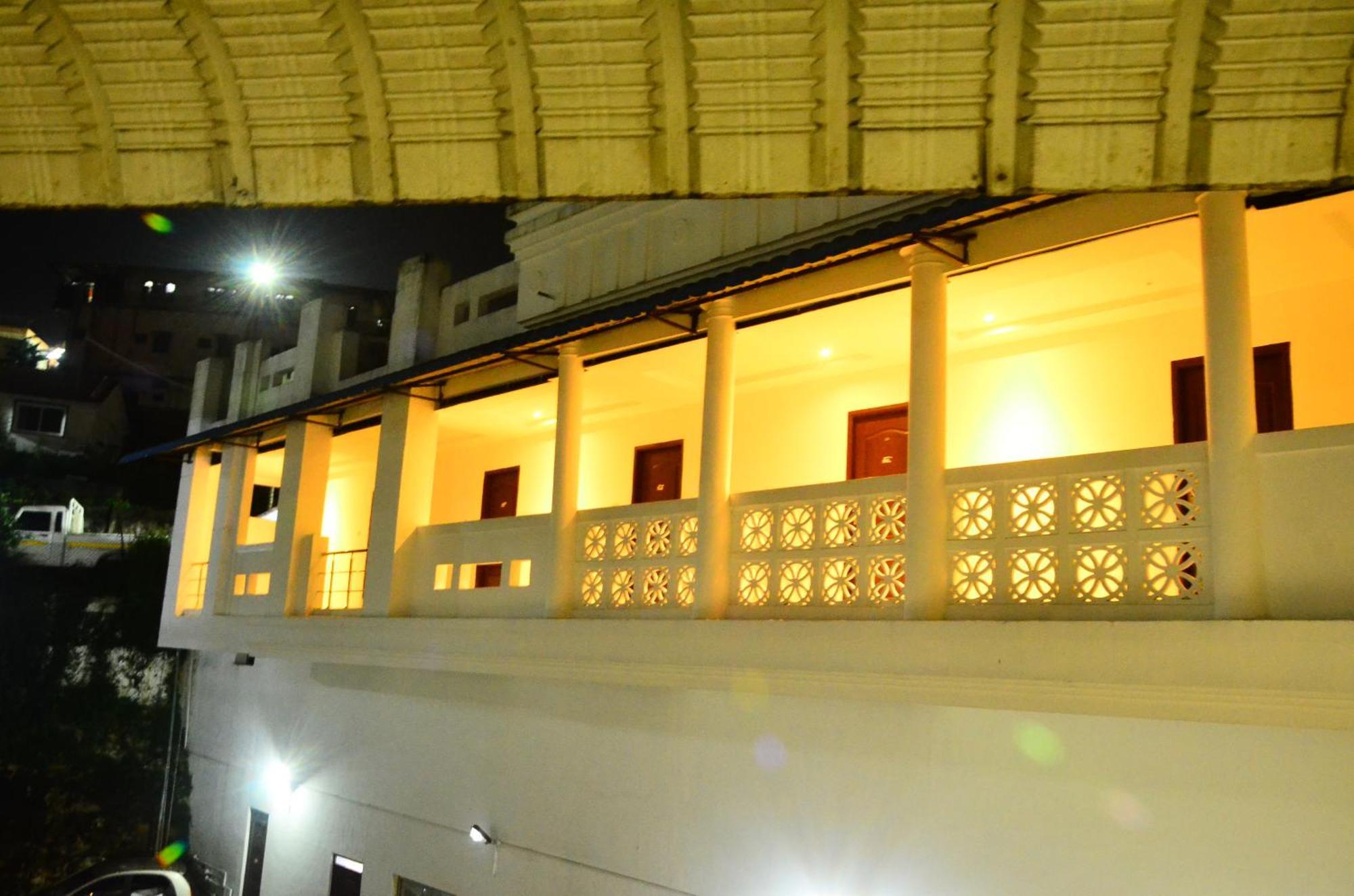 Hotel Kurunji Meridian