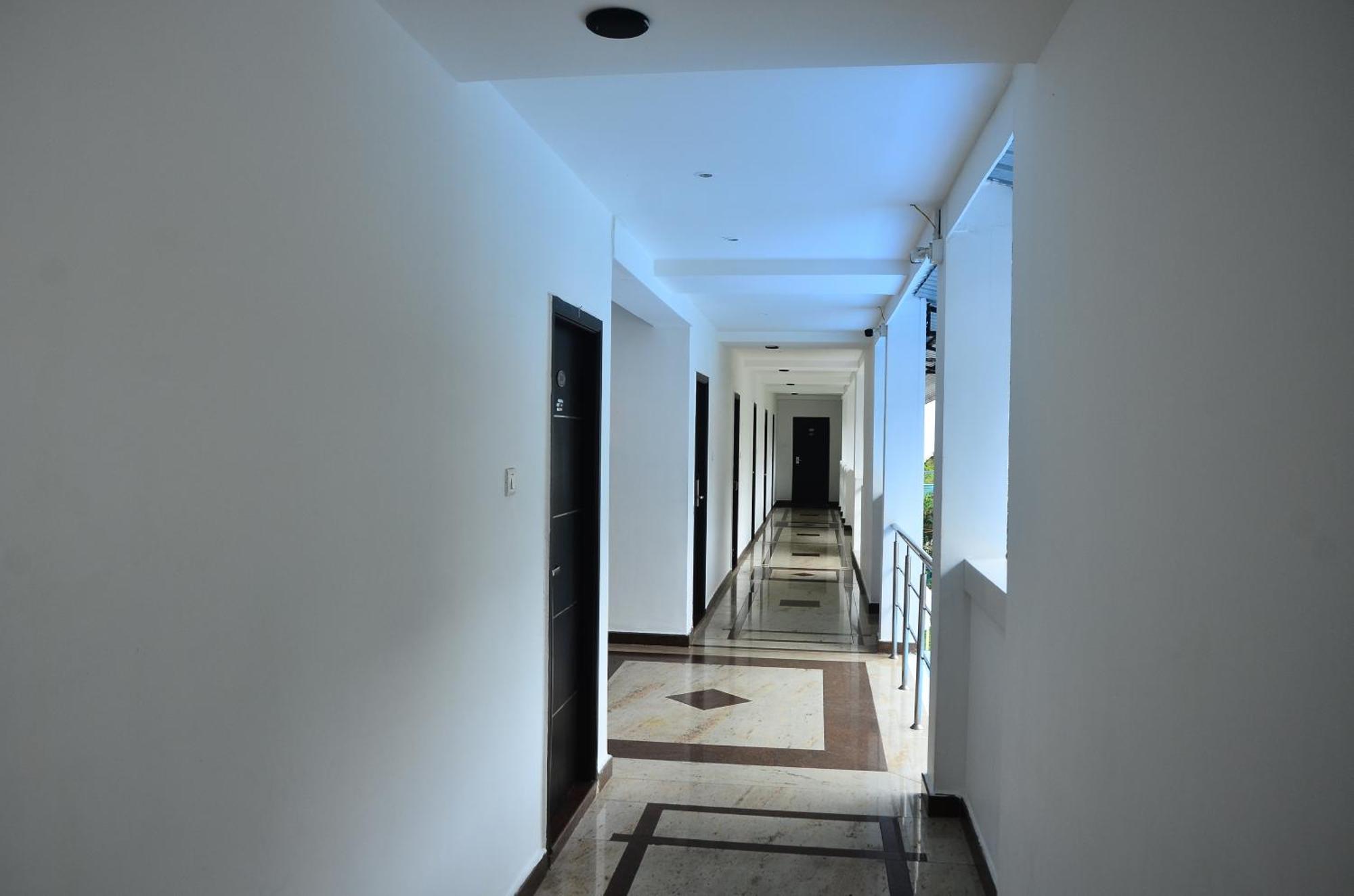 Hotel Kurunji Meridian