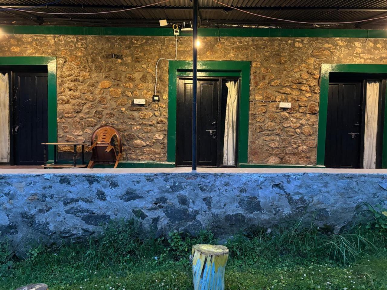 Hostel Rave Raja Coworking *