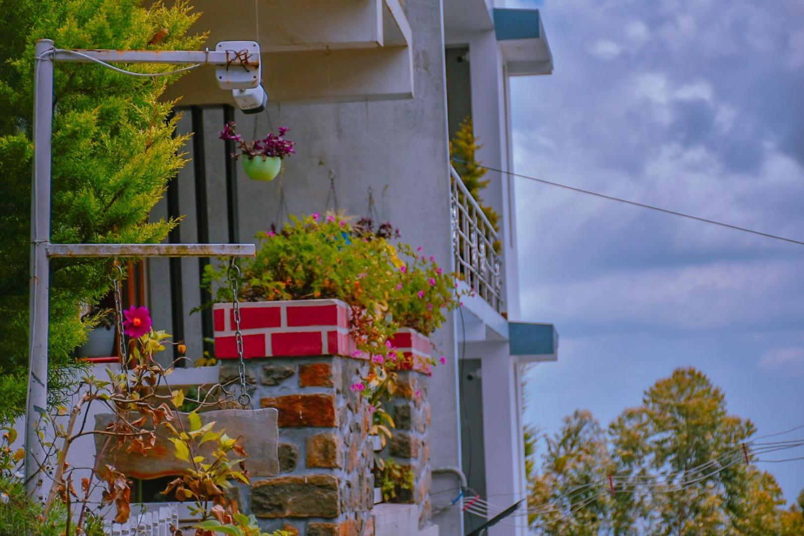 Emmanuel Villa *