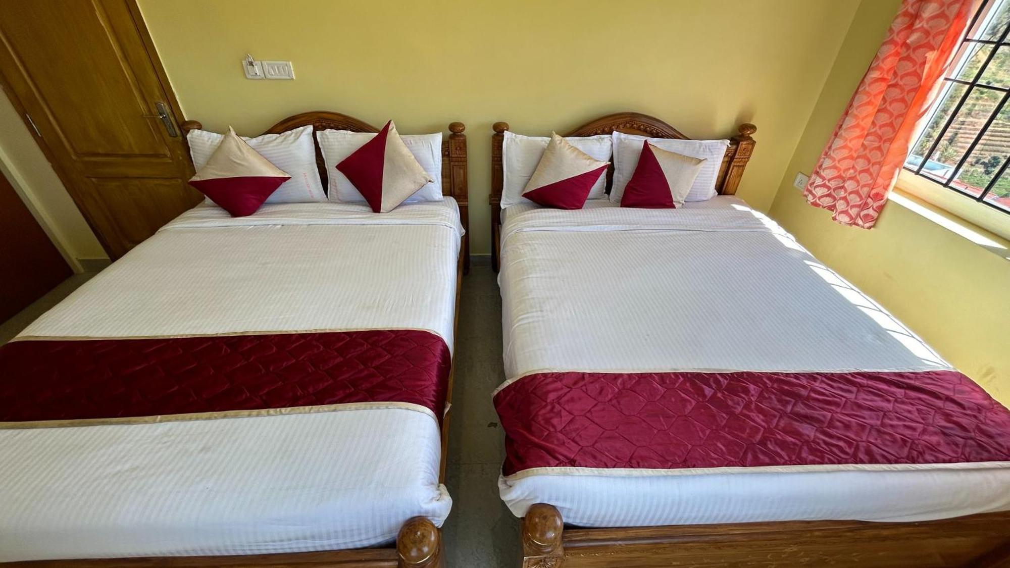Jrs Guest House, Hotel