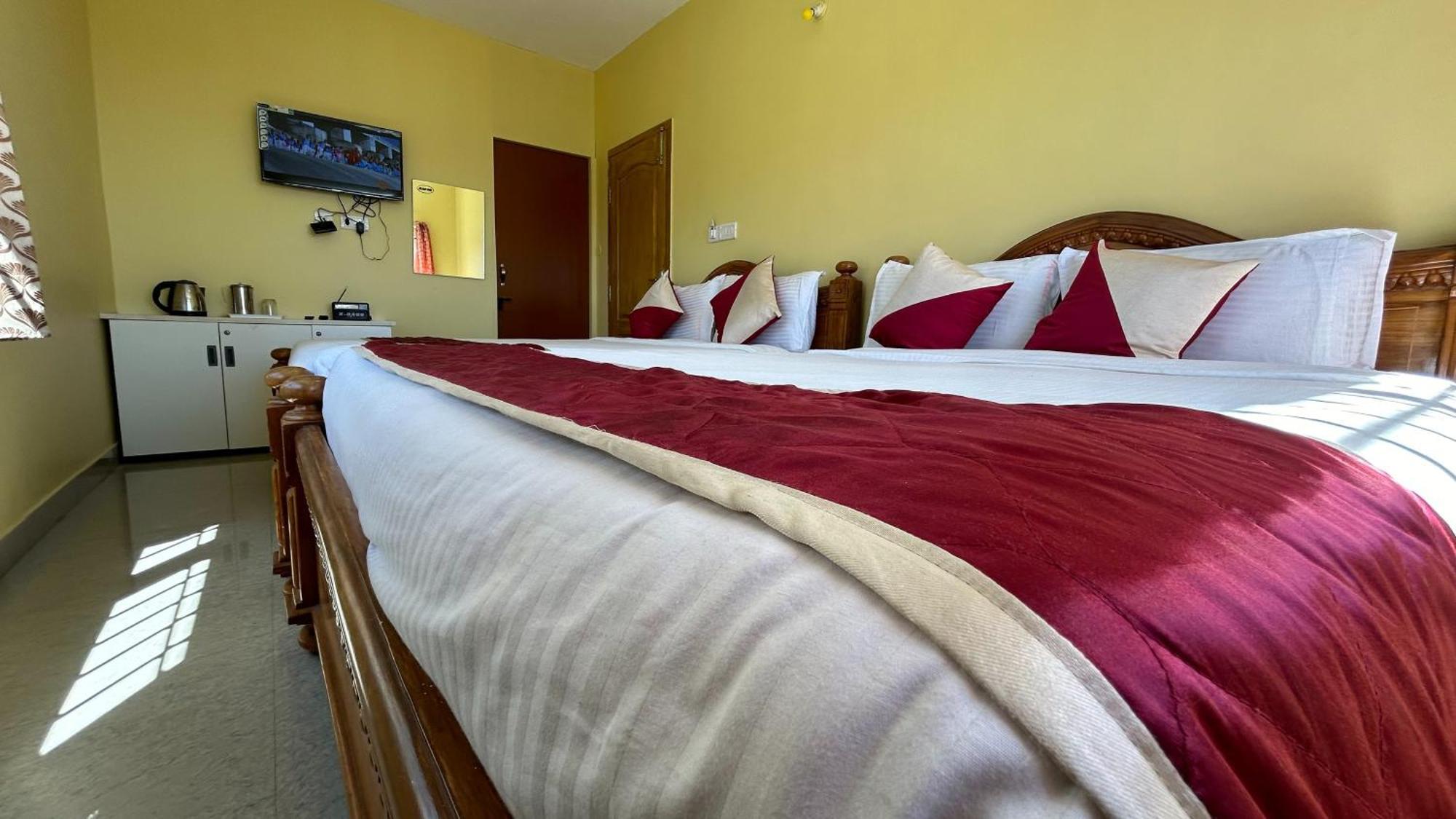Jrs Guest House, Hotel