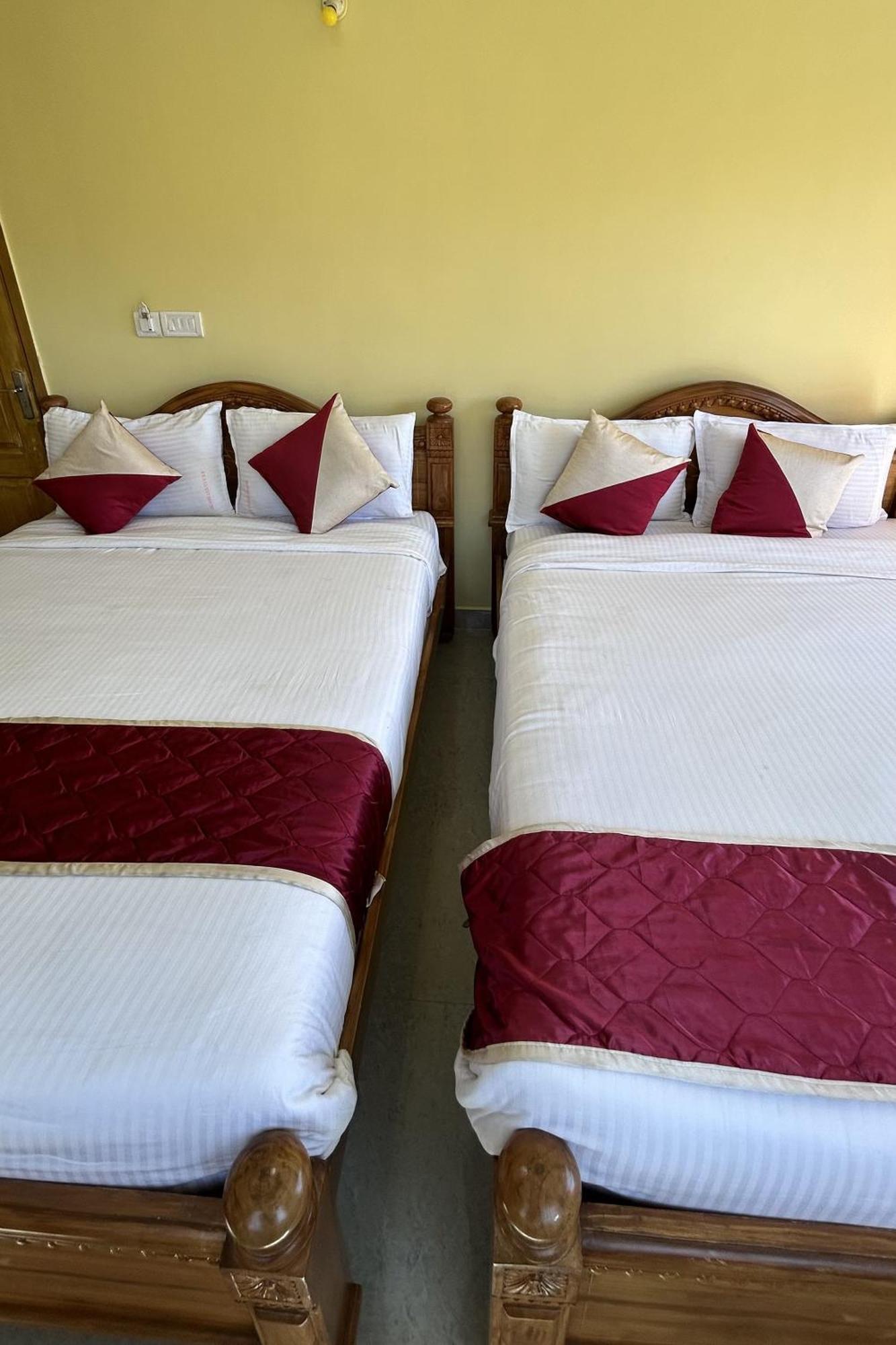 Jrs Guest House, Hotel