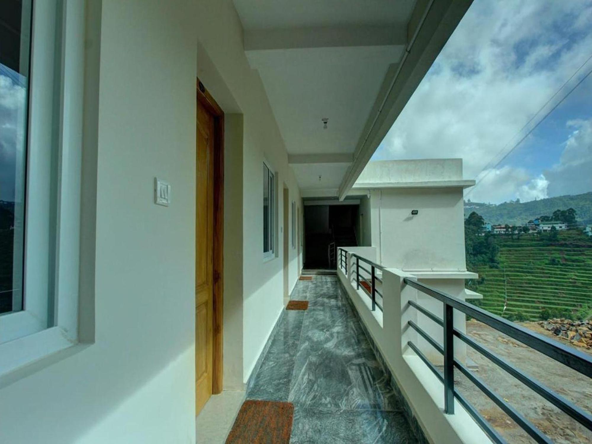 Jrs Guest House, Hotel