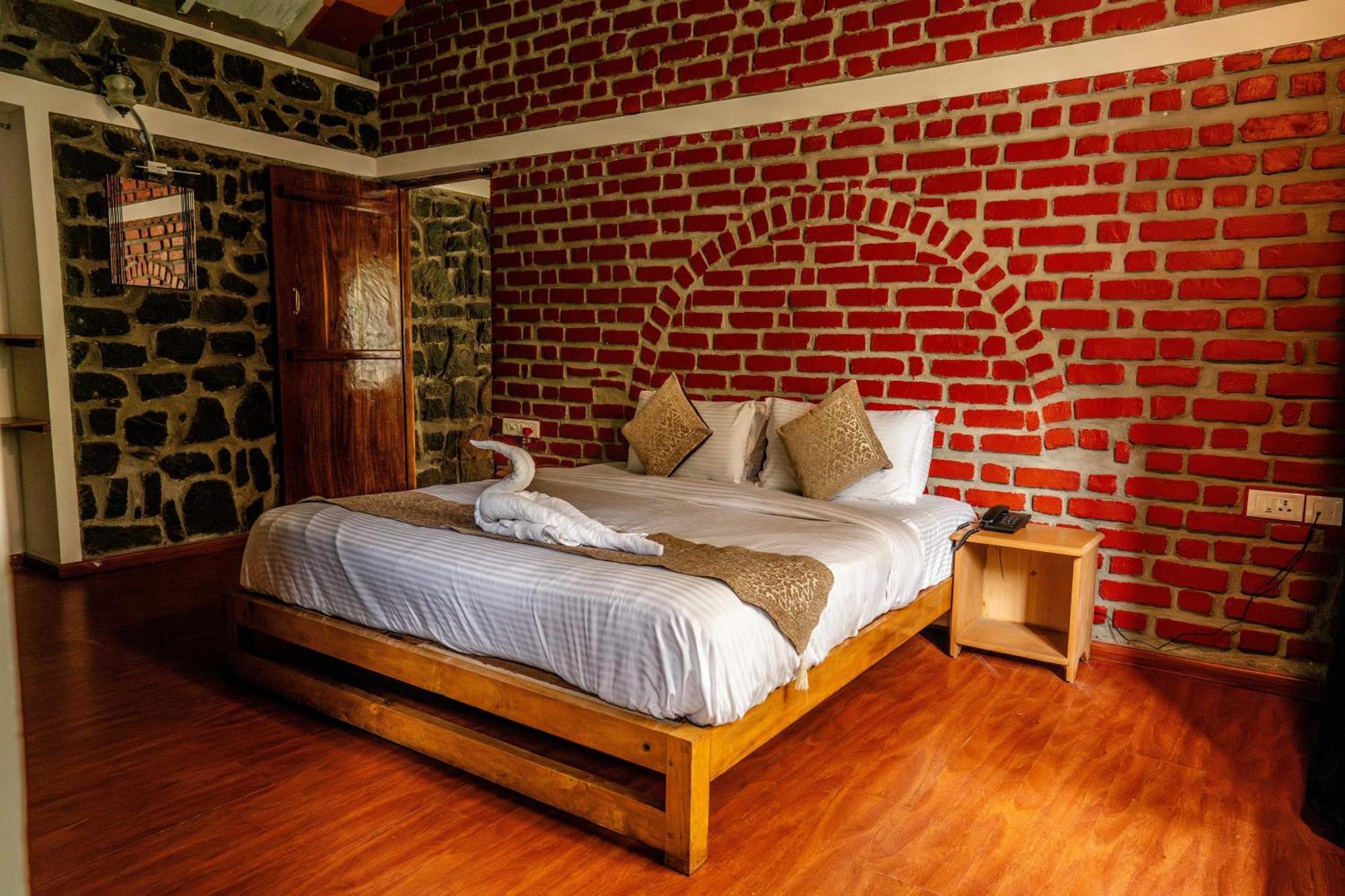 Zacs Valley Resort, 3*