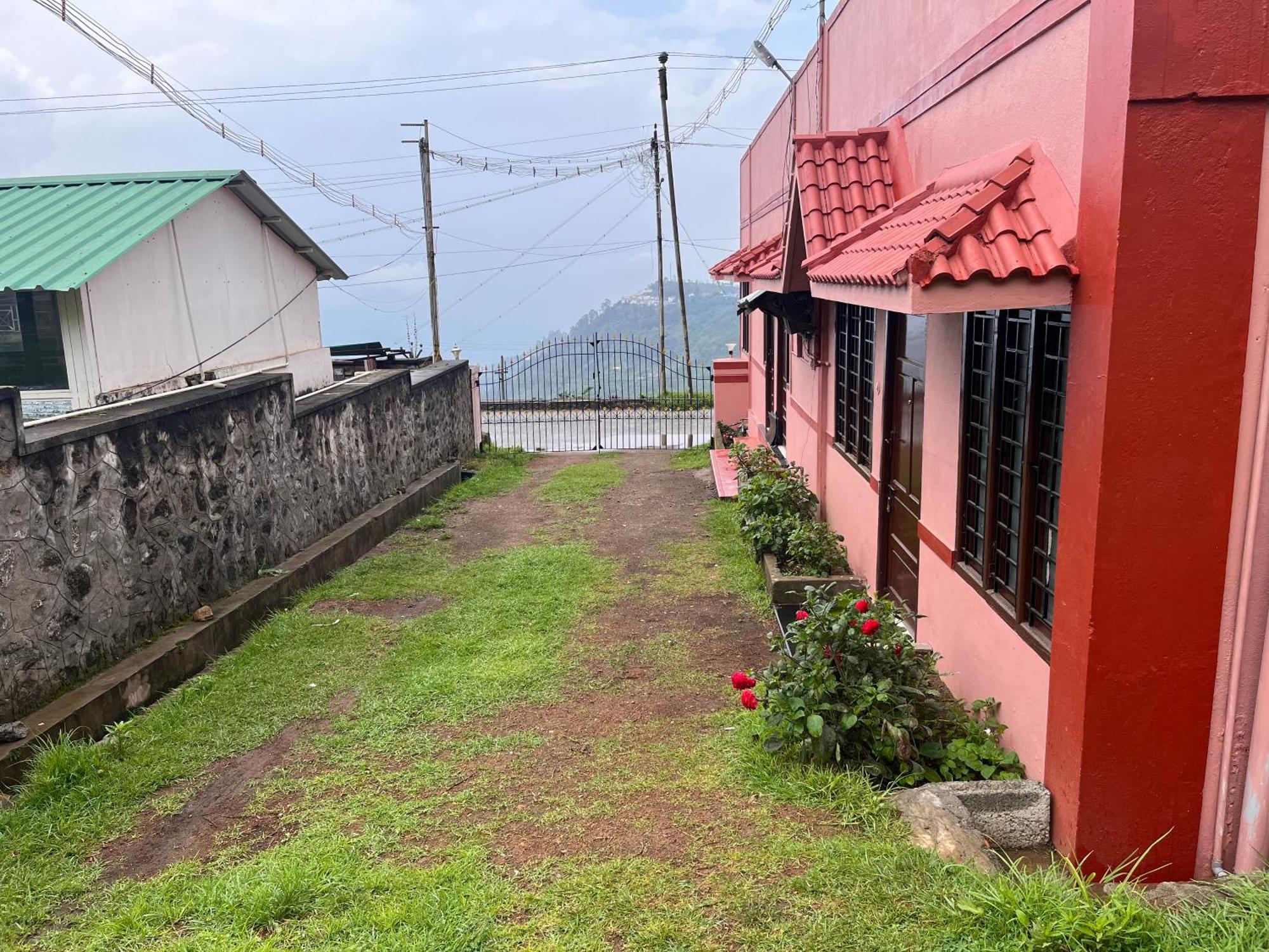 Homestay The Parameshwara's House *