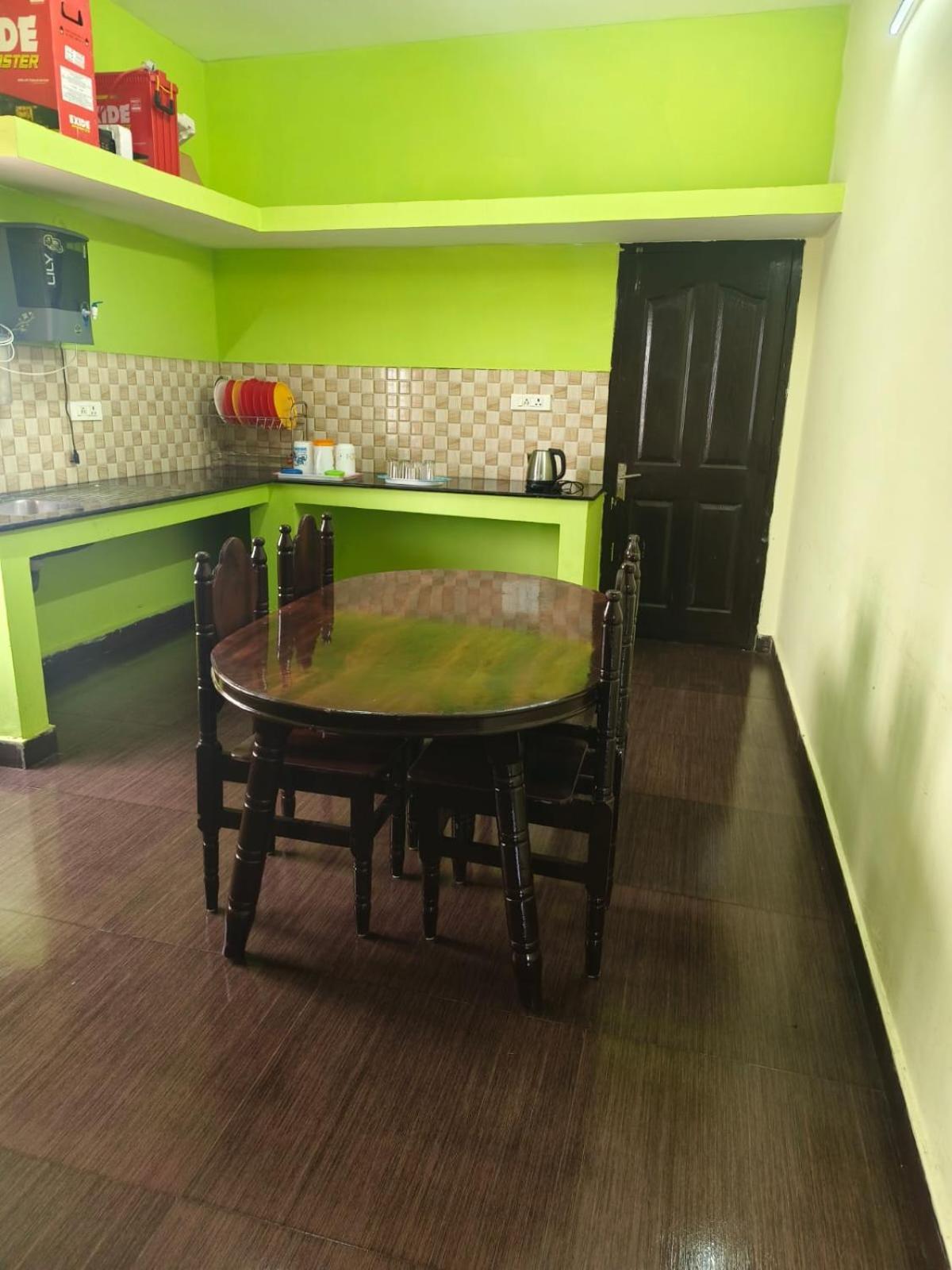 Guest house Riyan Holiday's