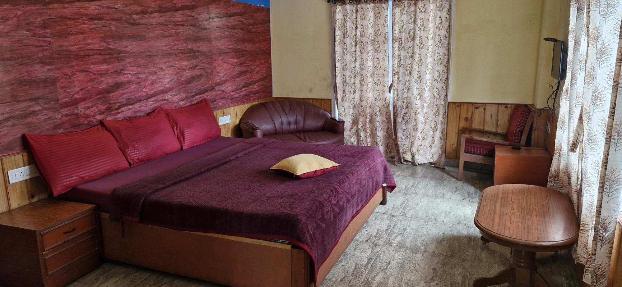 Hotel Arul Kumaran *
