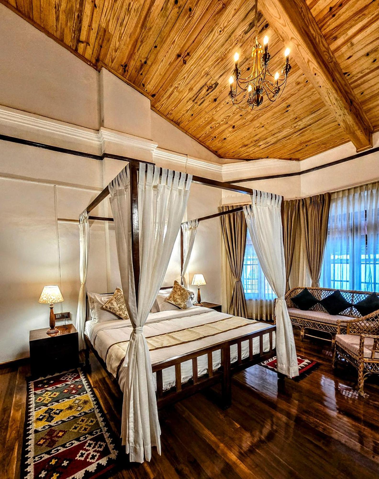 Milhaven Crest * Kodaikanal