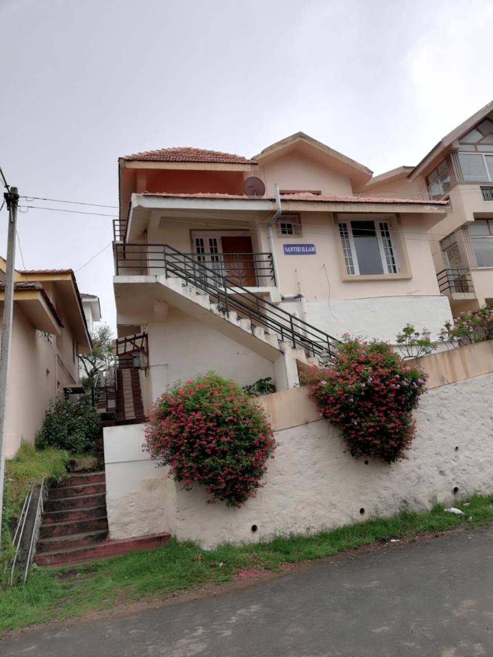 M R * Kodaikanal