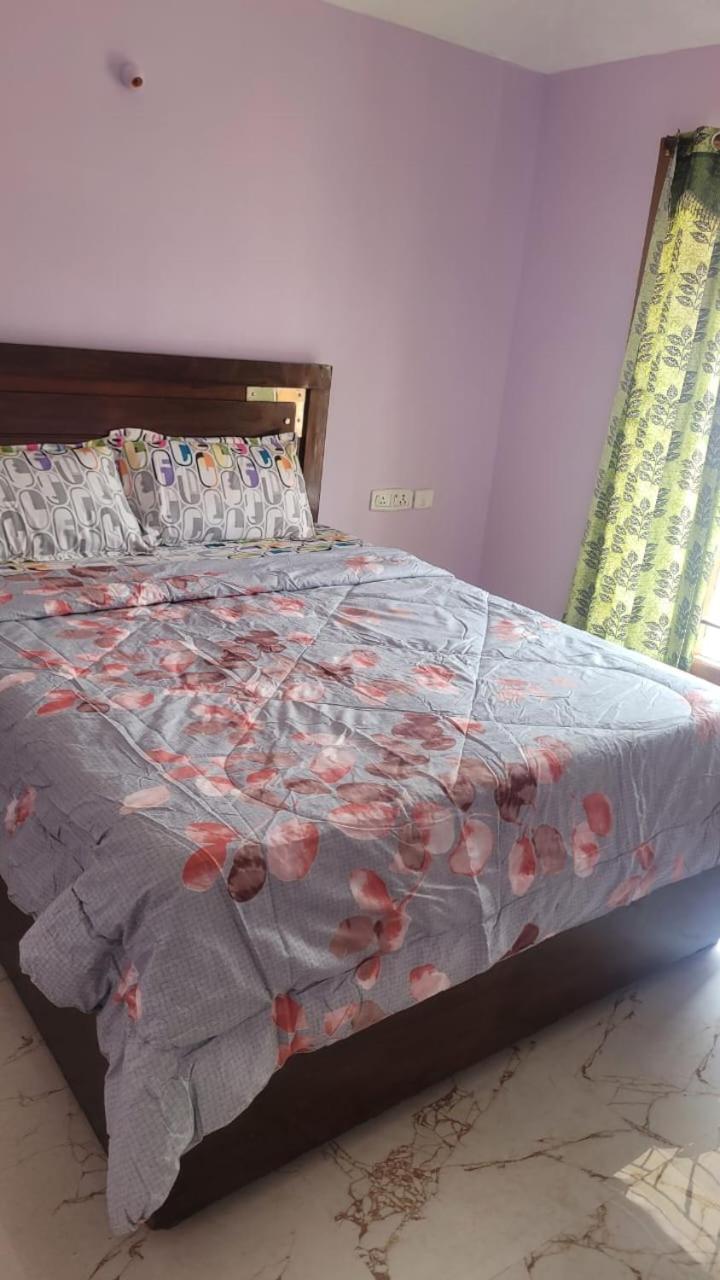 M R Guest house