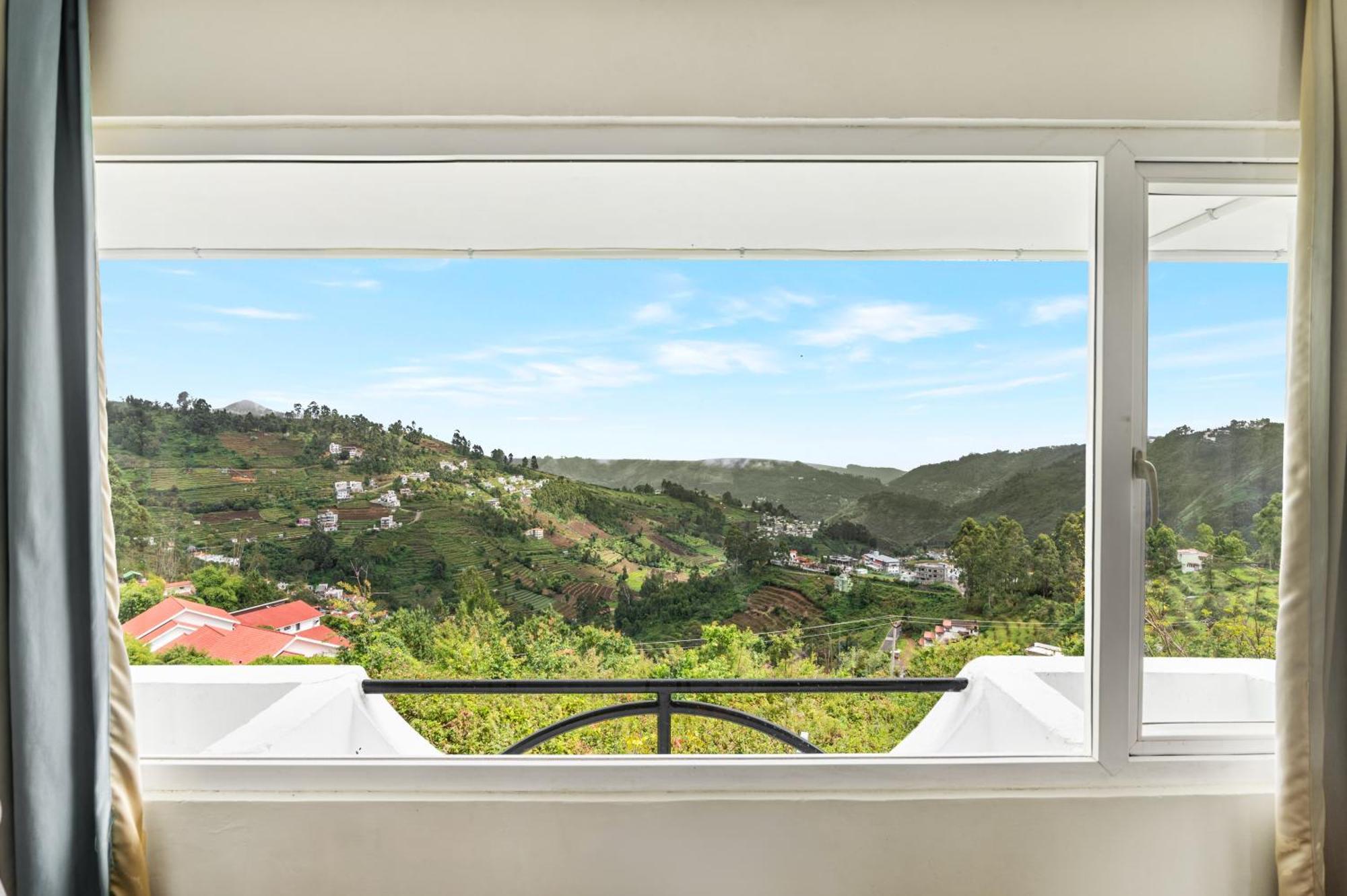 Sterling Kodai Valley Resort 4*
