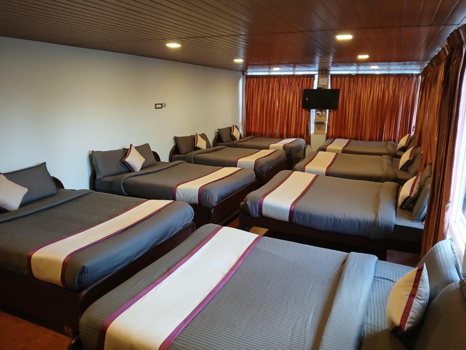 Ponmurugan Residency