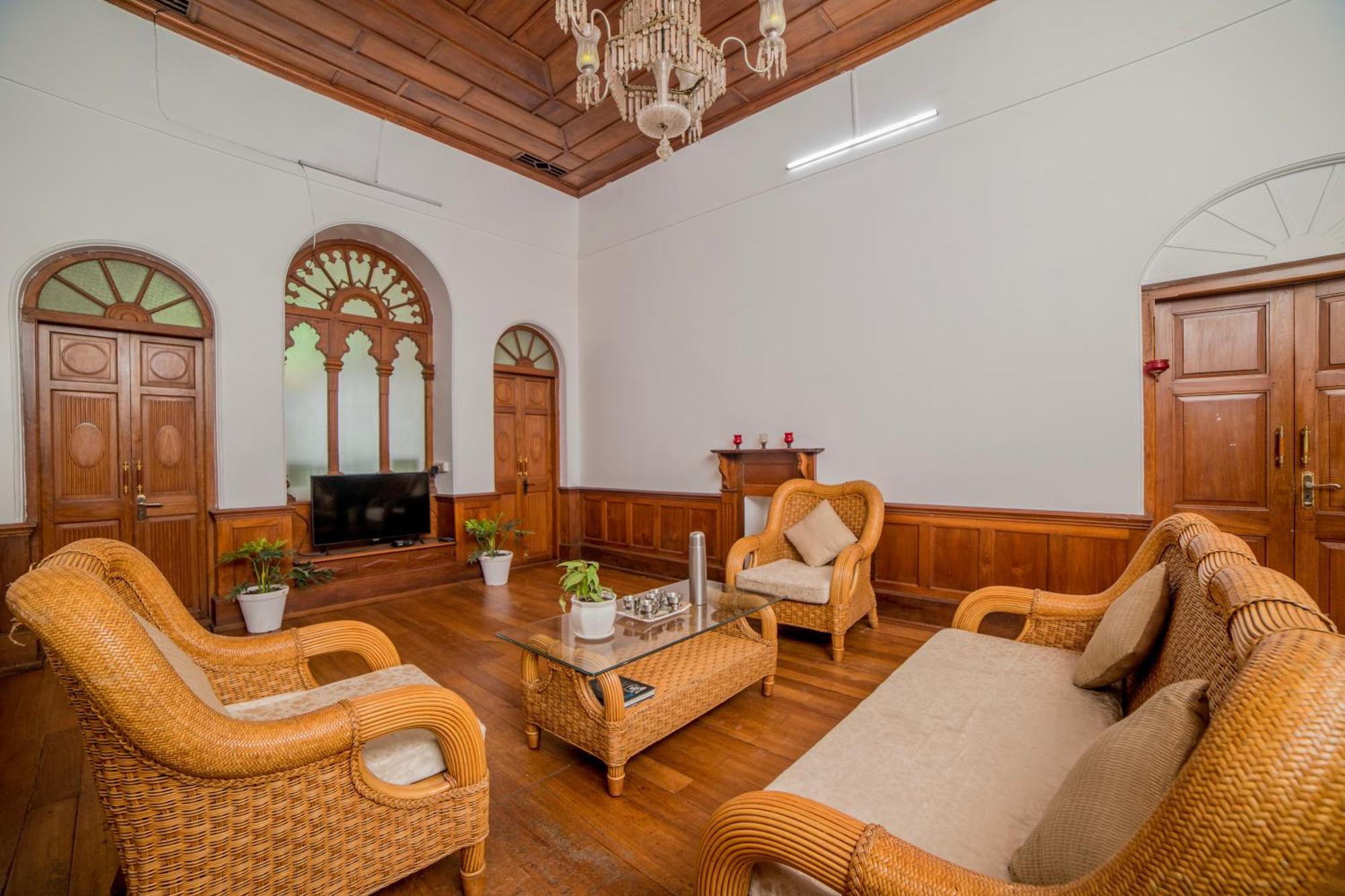 Savithri Gemini Ganesh Bungalow By Xploreindo Villa