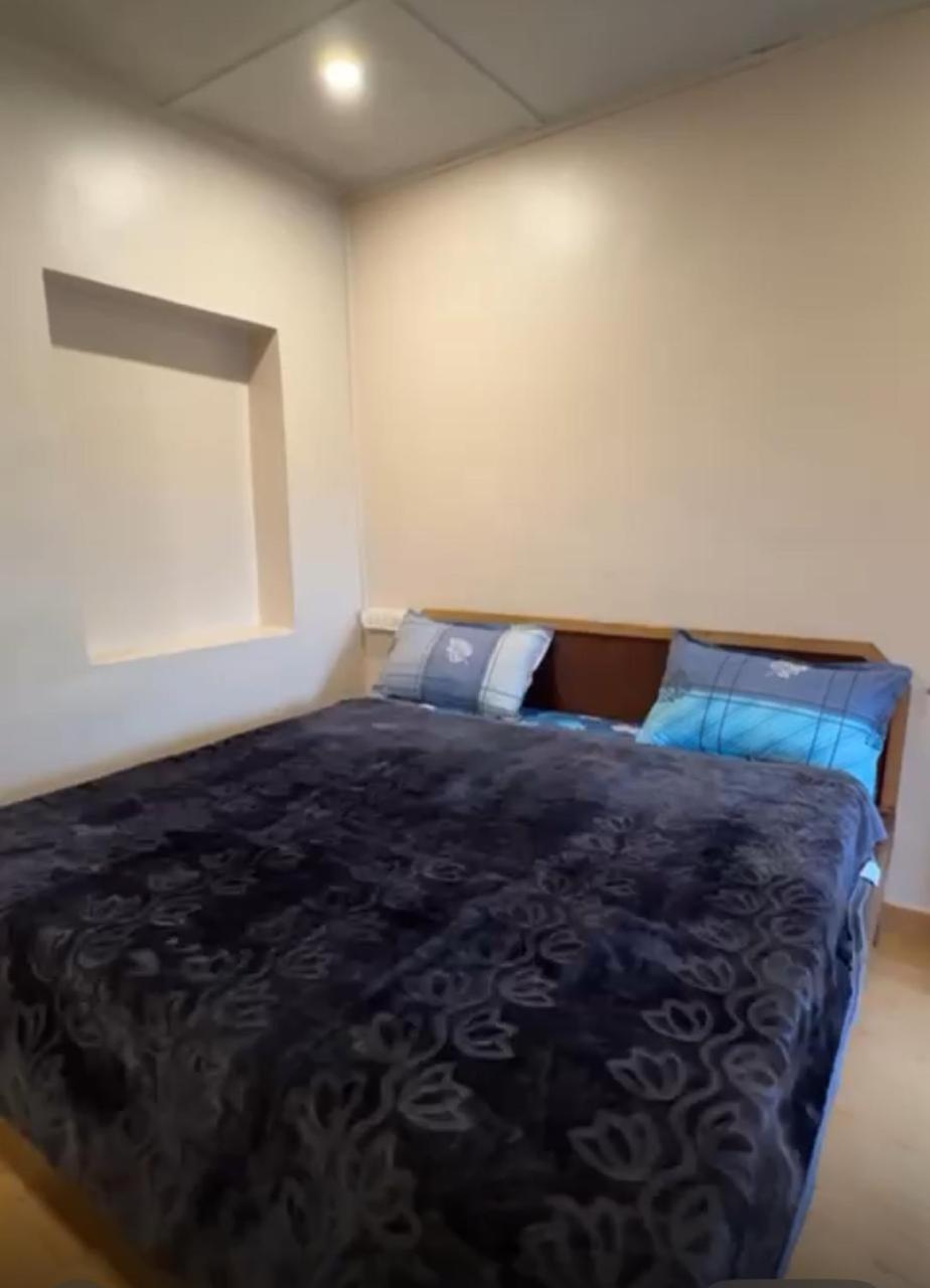 Rave Raja Coworking Hostel
