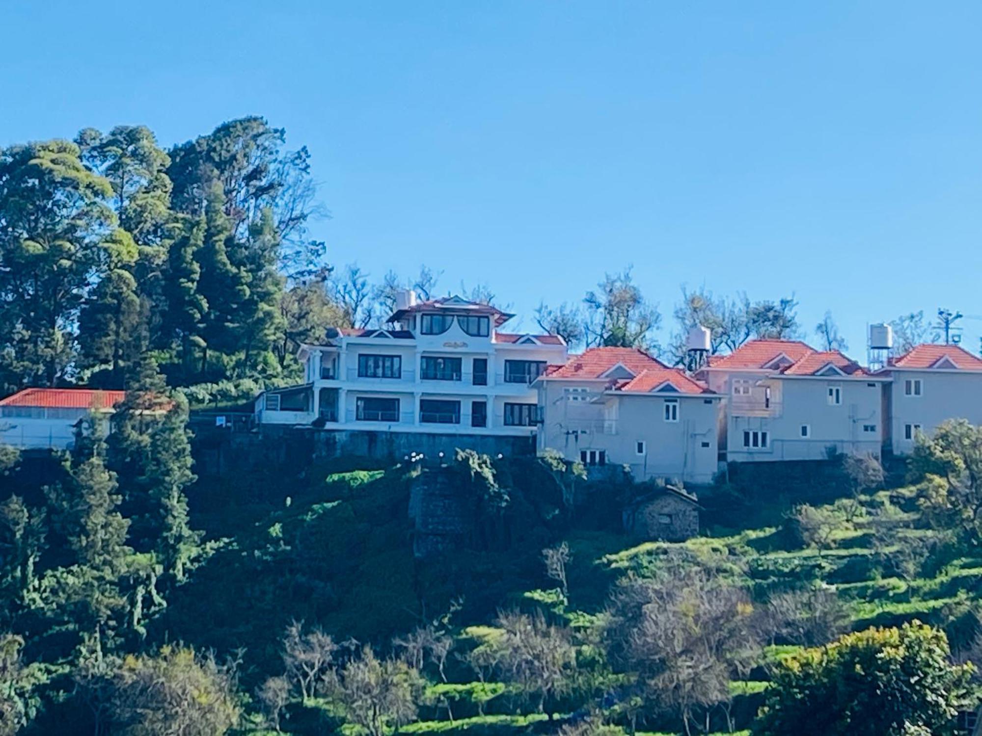 Vetri Flats Hotel