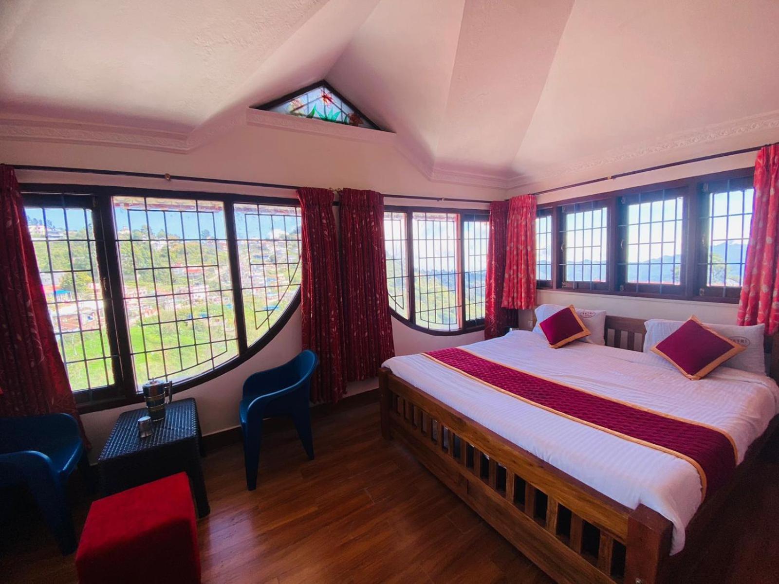 Vetri Flats 3*