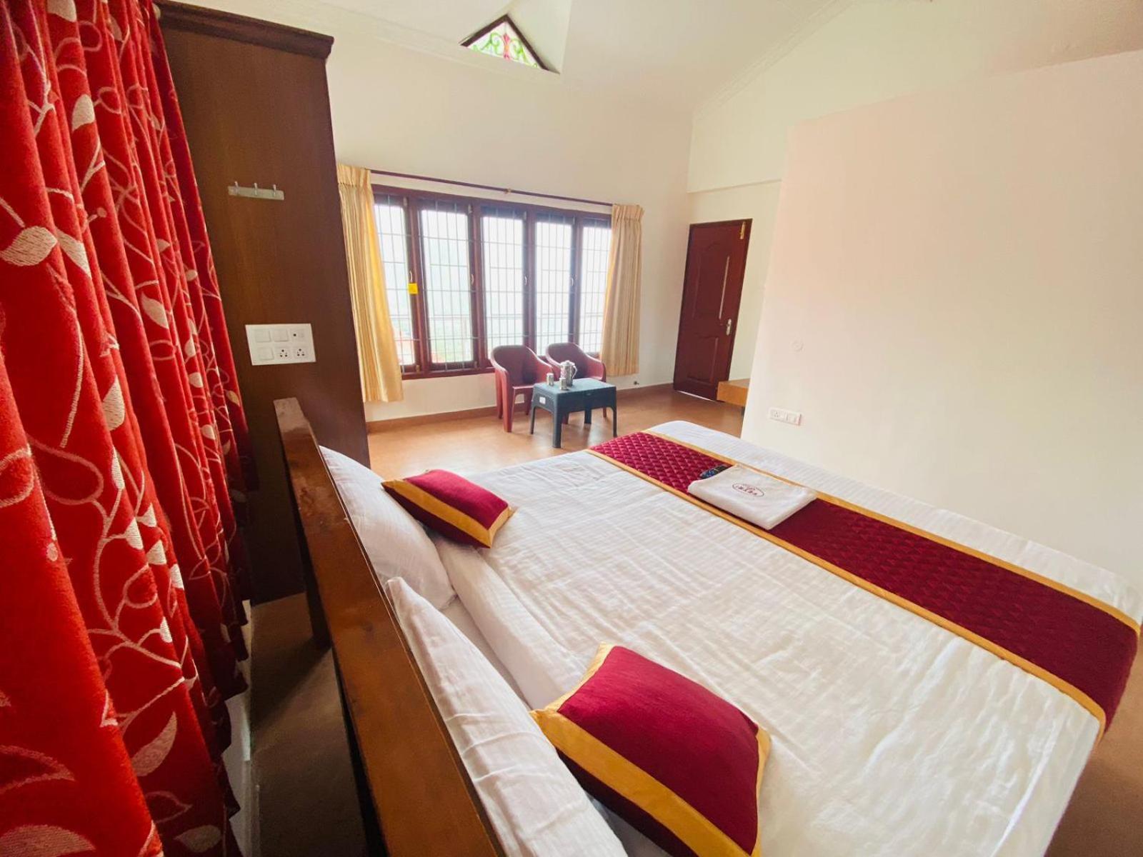 Vetri Flats Hotel