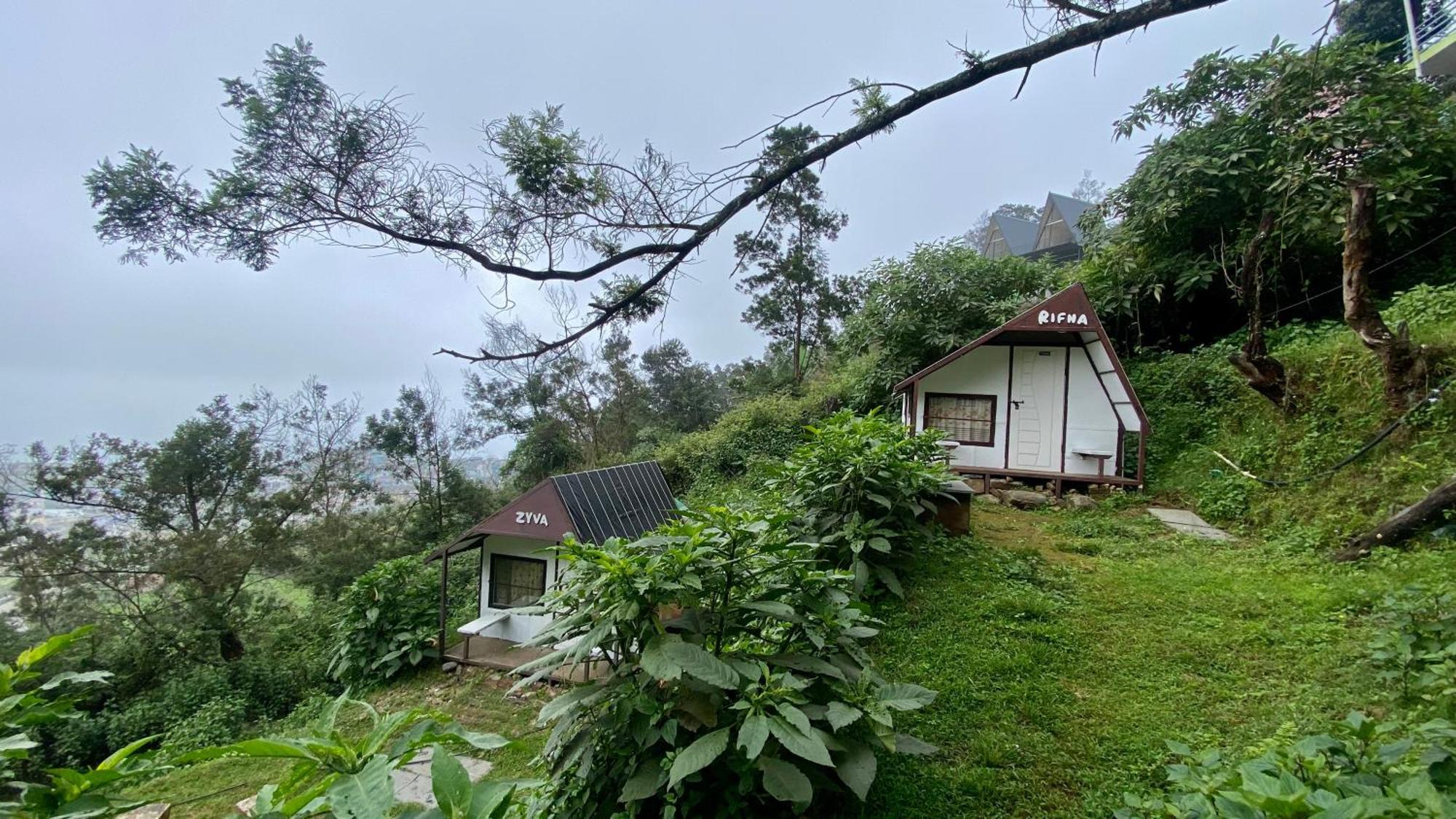 Hotel Radiance Art Residency Poombarai 2*