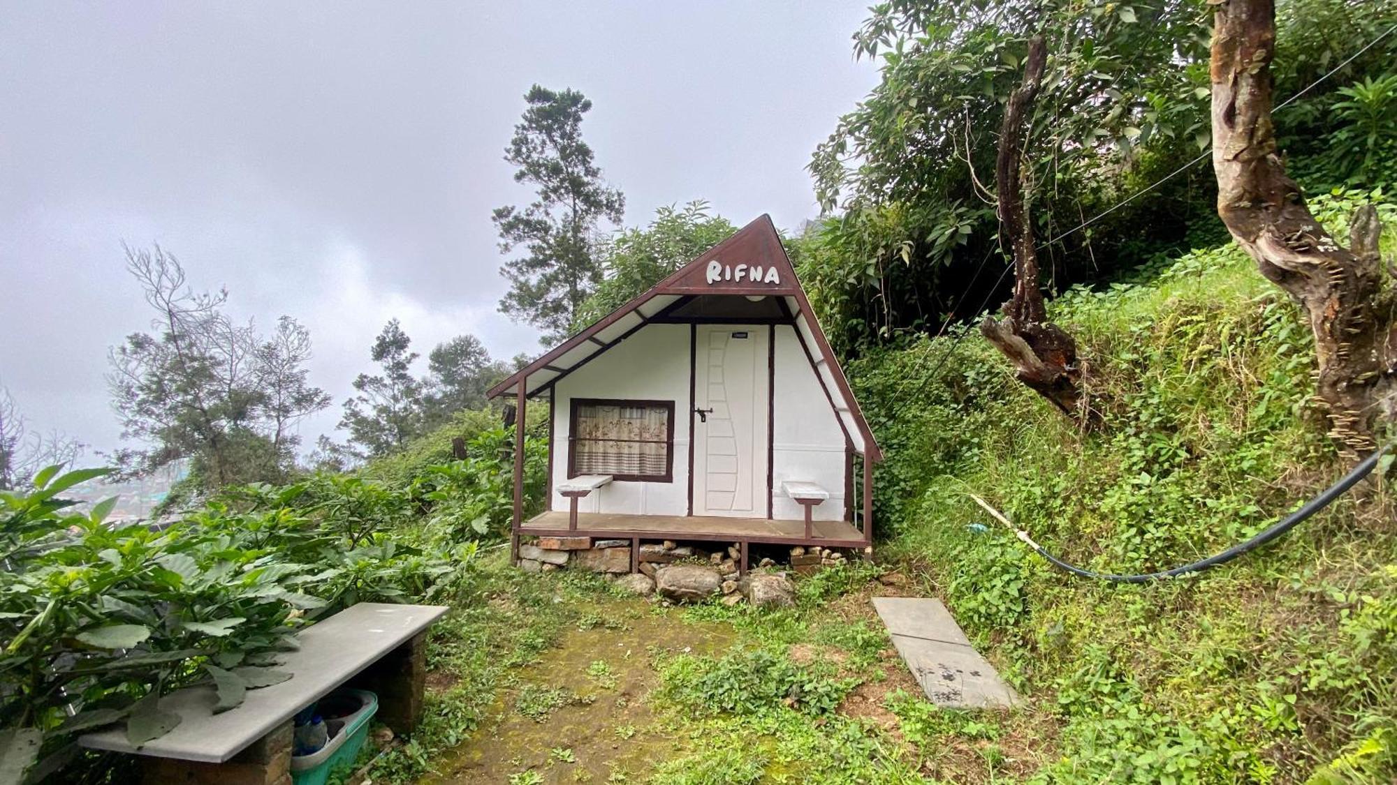 Hotel Radiance Art Residency Poombarai 2*