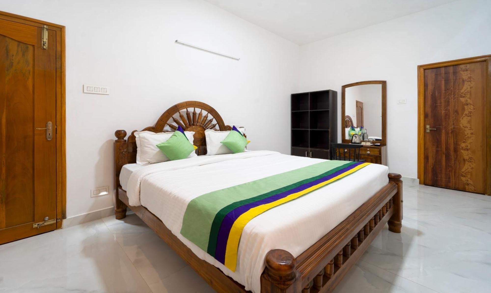Treebo The Regalia With Mountain View Hotel 3*