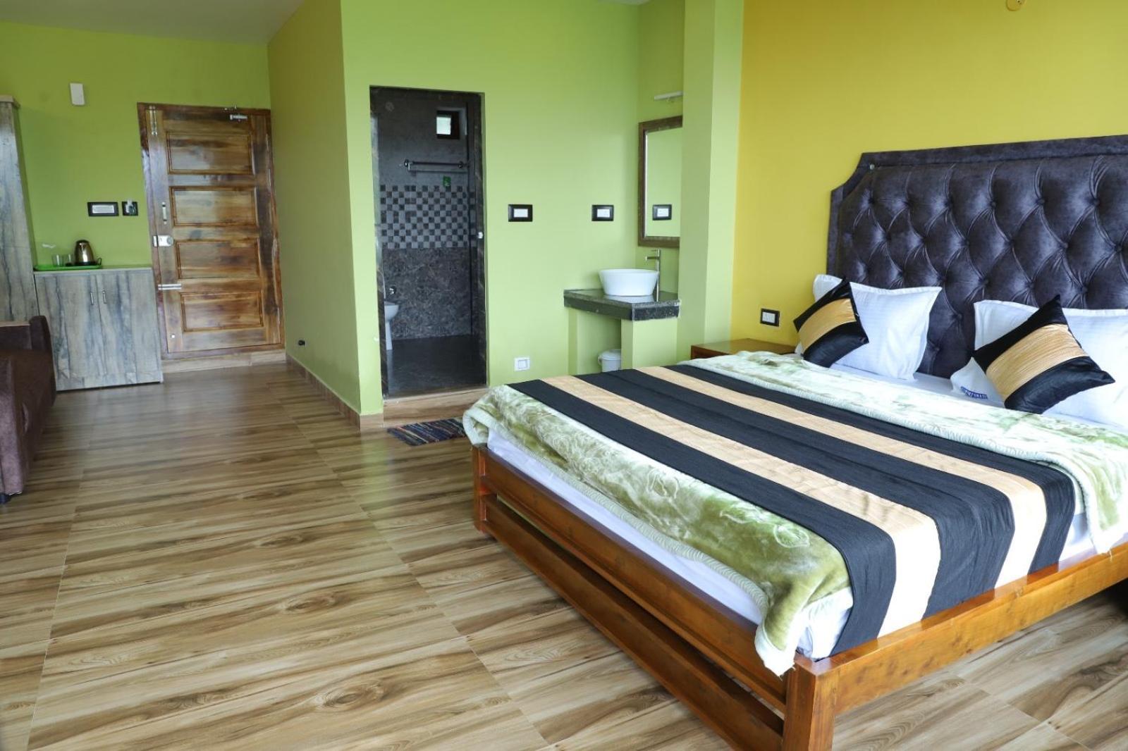 Kurinji Amaze Farmstay,resort,trek&tent
