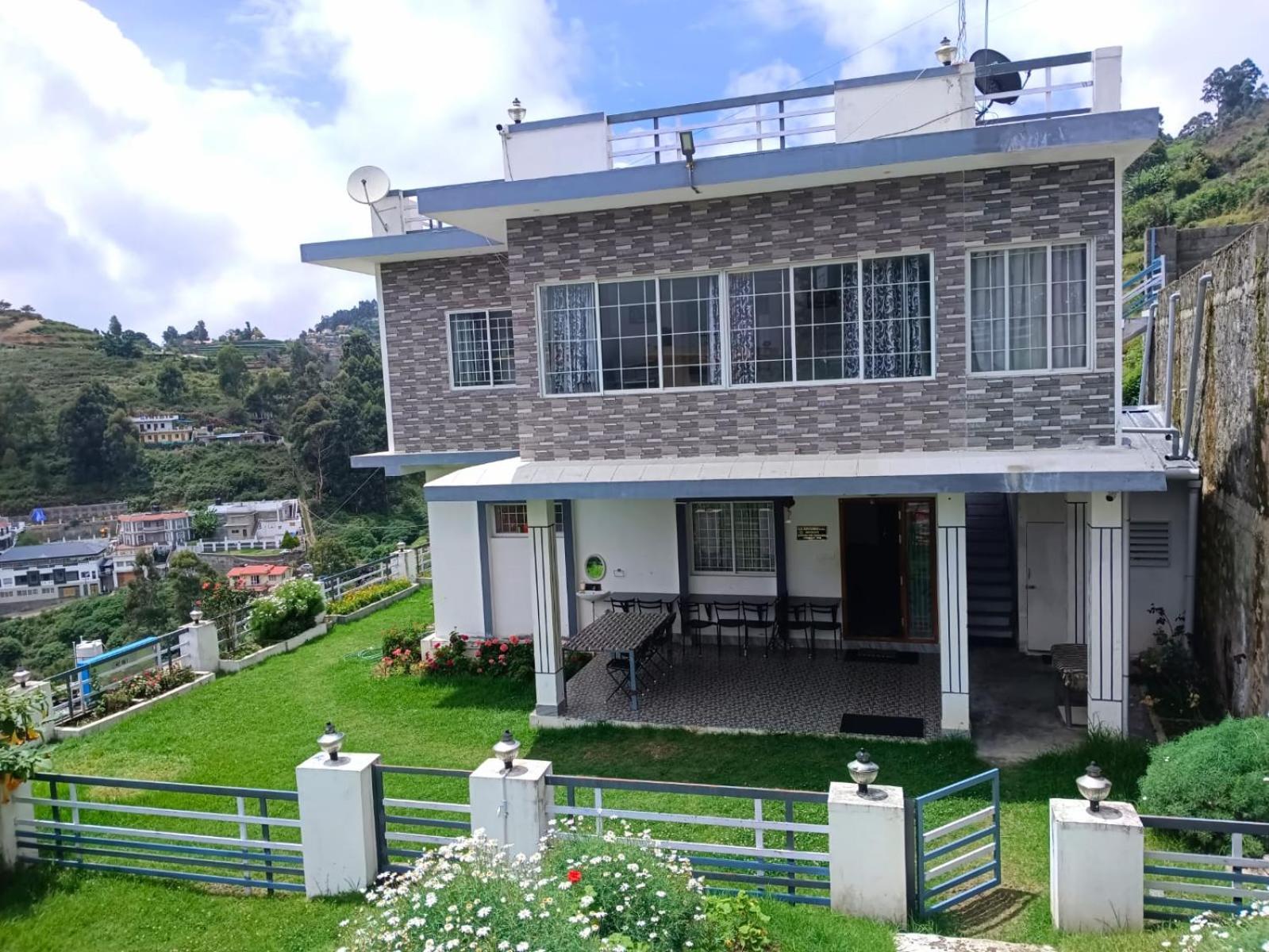 Hotel Guru Vela 3*