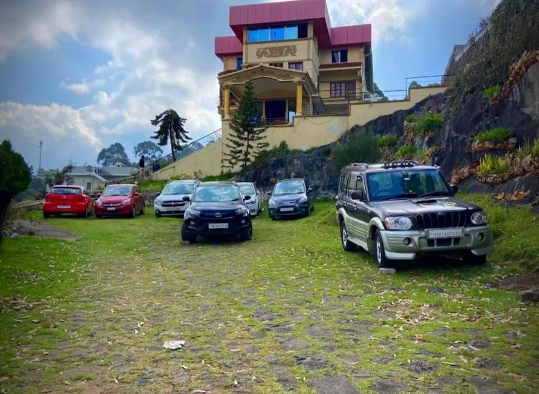 Rahul Stone Palace 2*