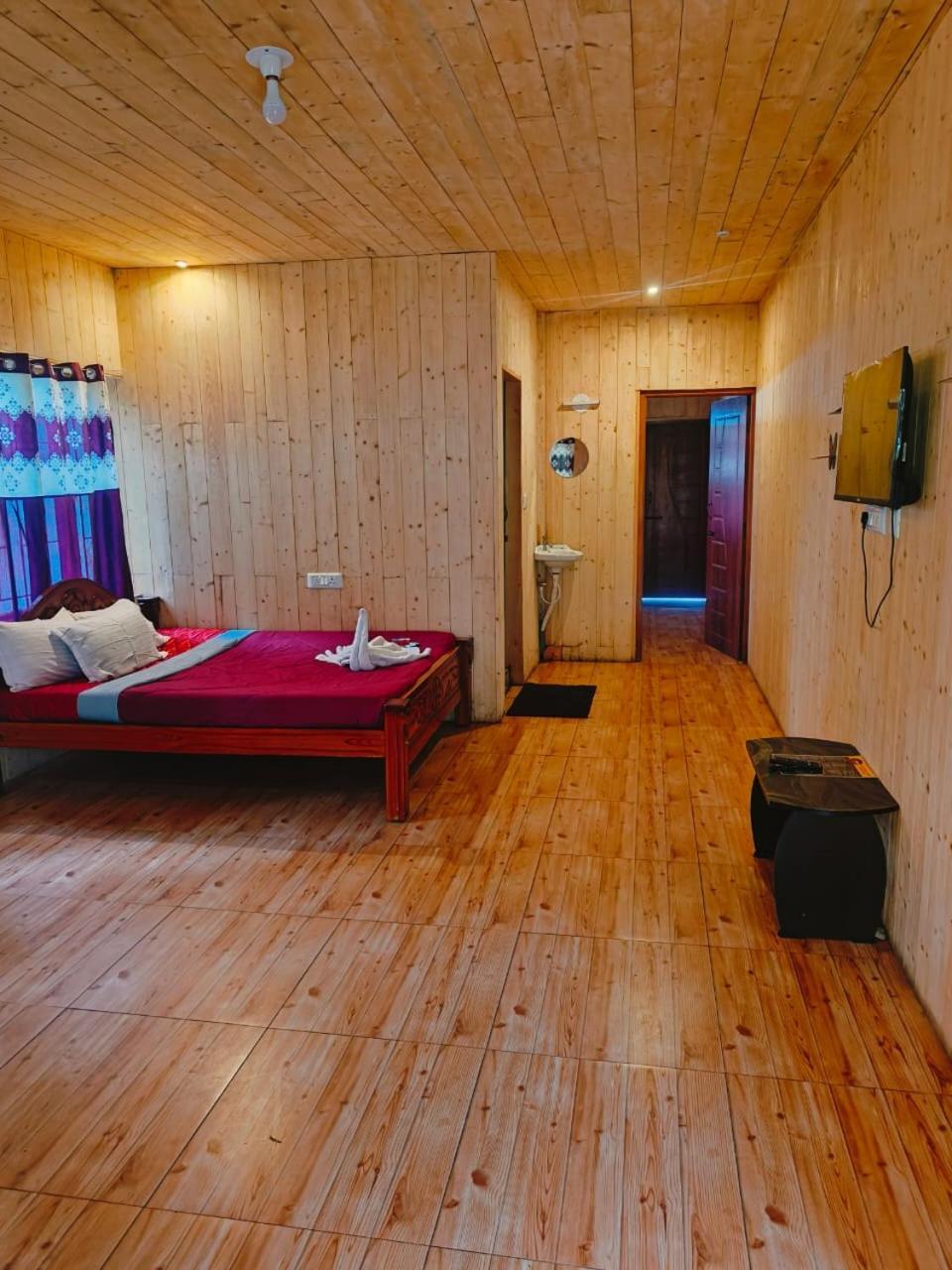 Manna Wooden