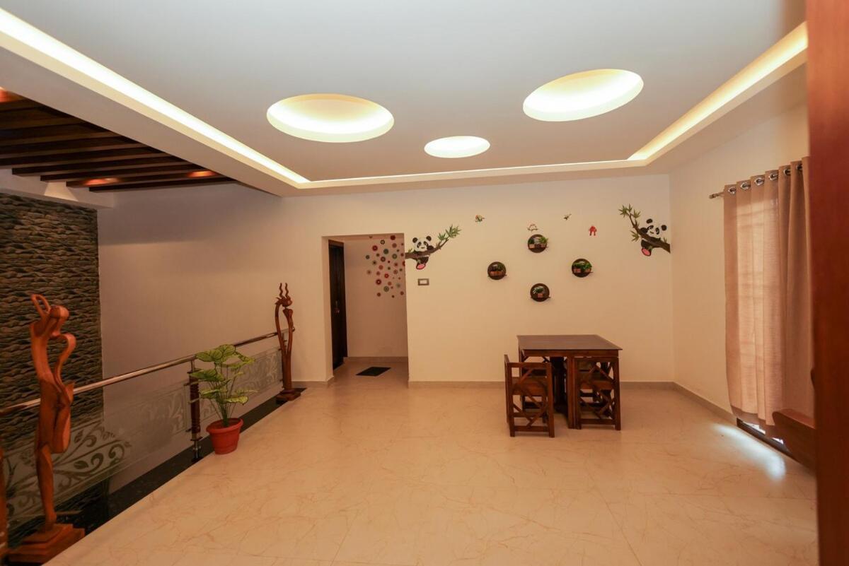 Opulence Retreat 8bhk Campfire Jeep Safari *