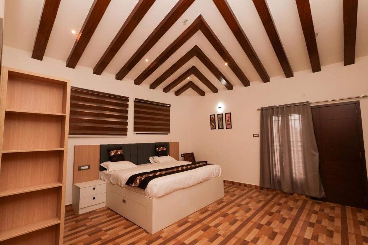 Opulence Retreat 8bhk Campfire Jeep Safari