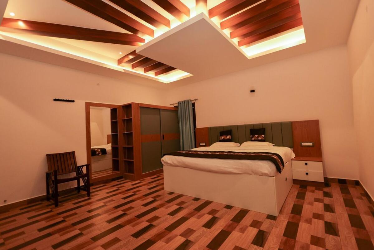Opulence Retreat 8bhk Campfire Jeep Safari