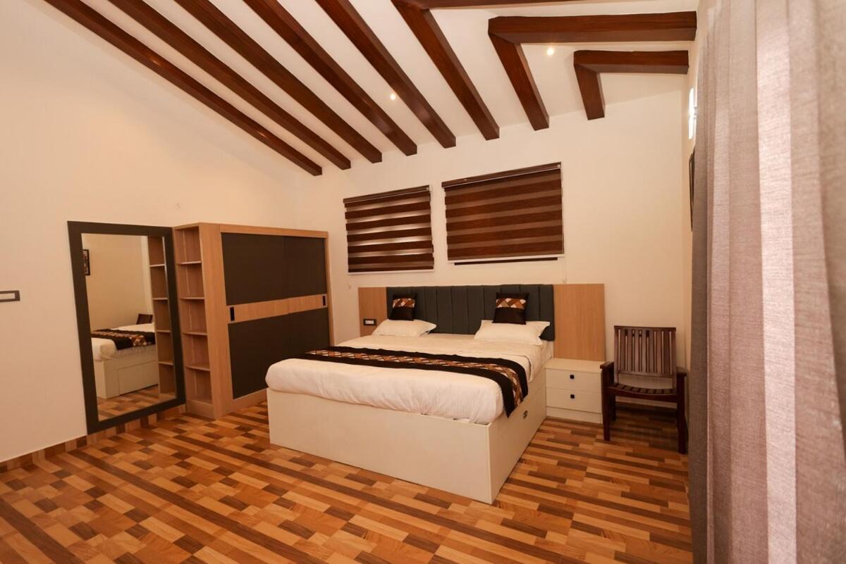 Villa Opulence Retreat 8bhk Campfire Jeep Safari Kodaikanal