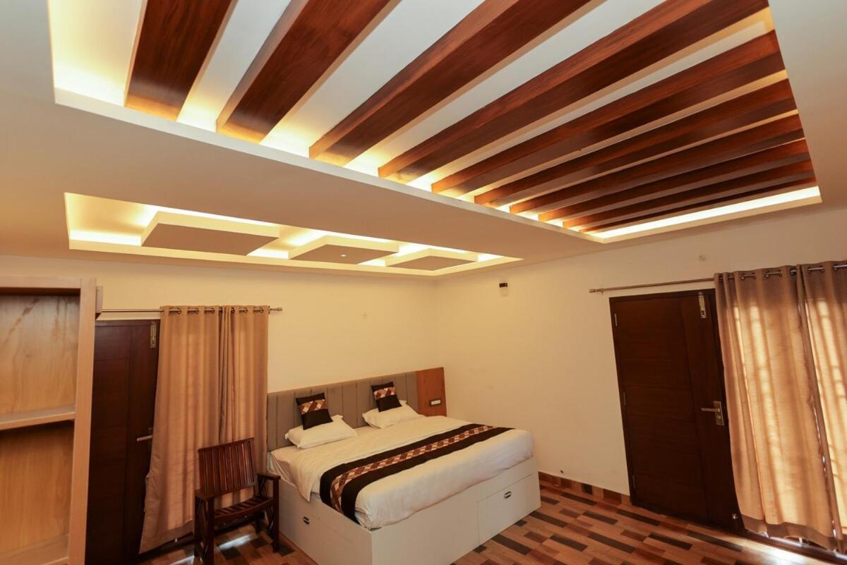 Opulence Retreat 8bhk Campfire Jeep Safari Villa