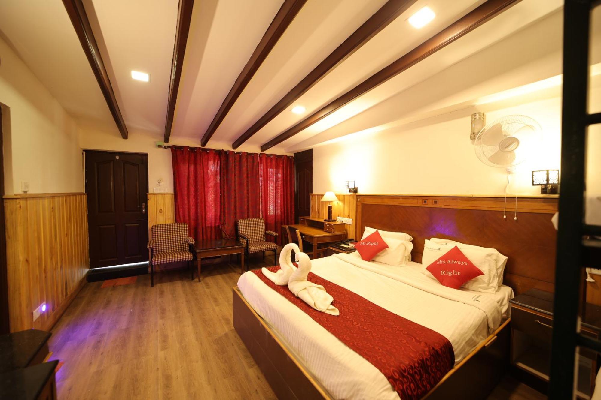 Pine Borough Hotel