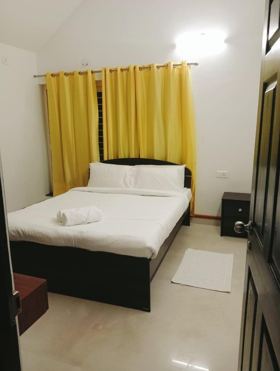 Guest house Gapri Cabs *