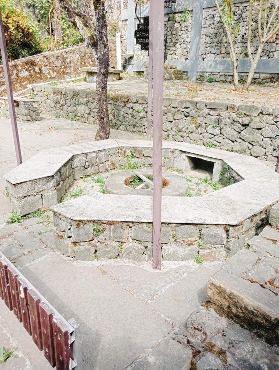 Gapri Cabs Guest house *